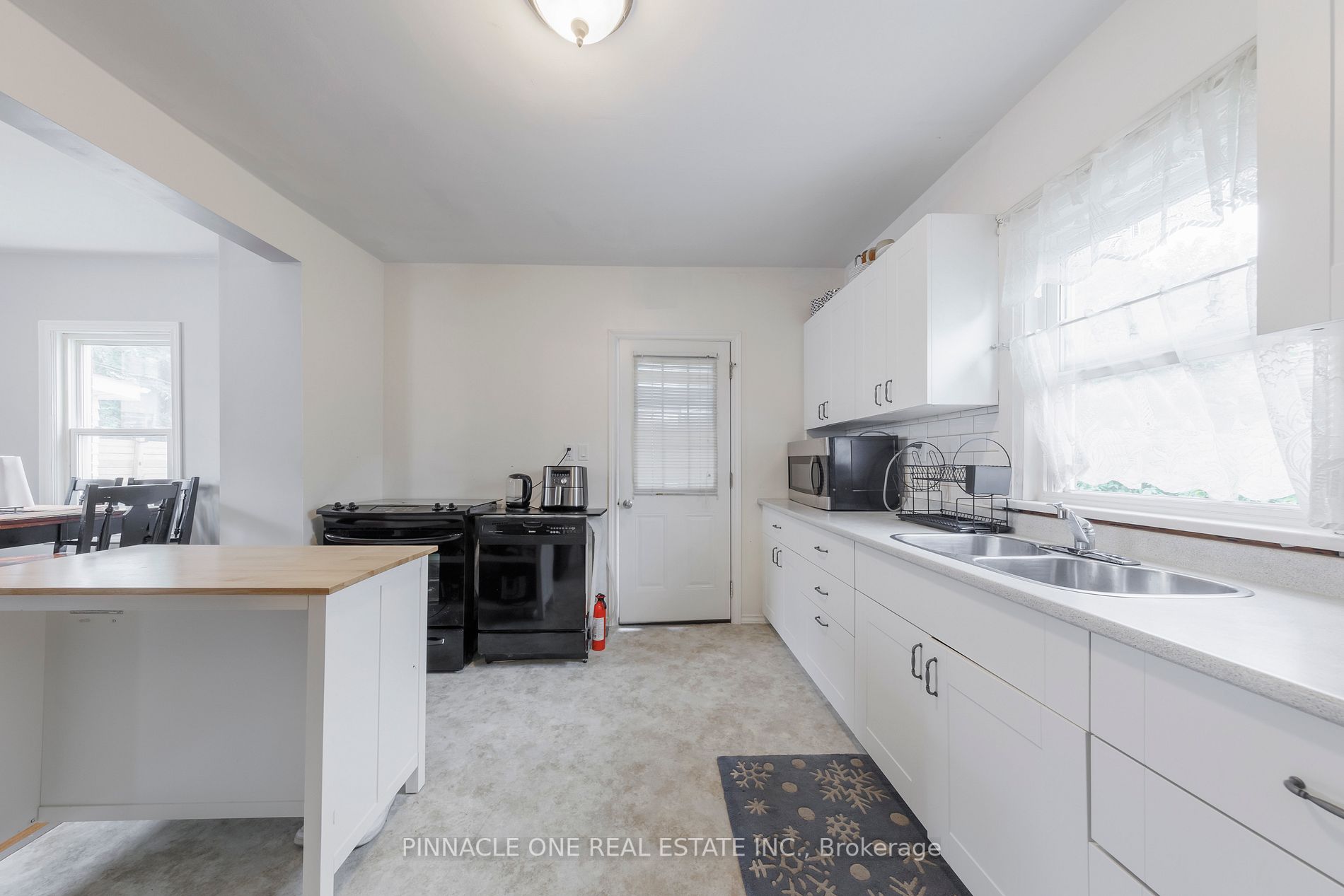 294 Buena Vista Ave N