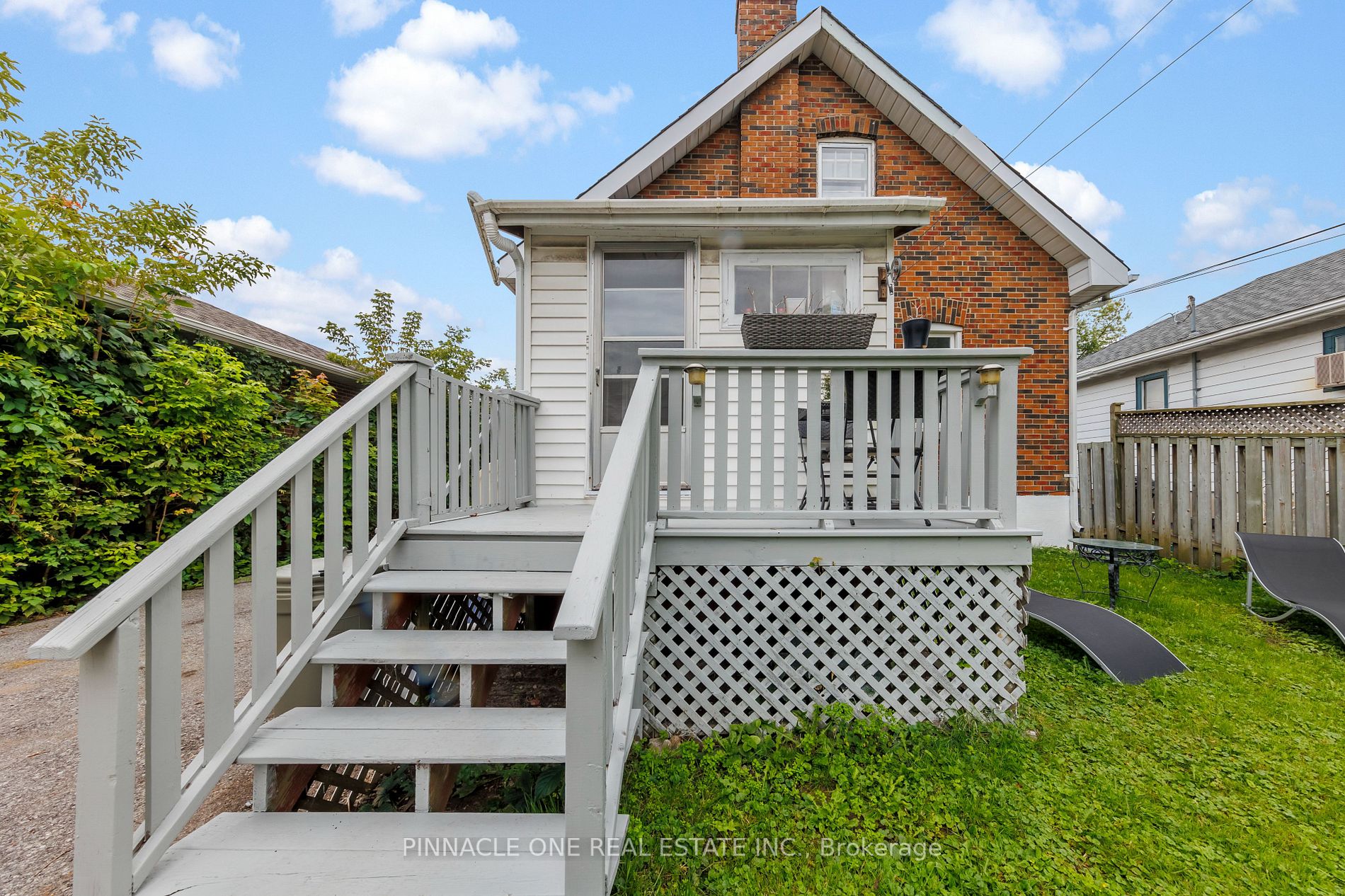 294 Buena Vista Ave N