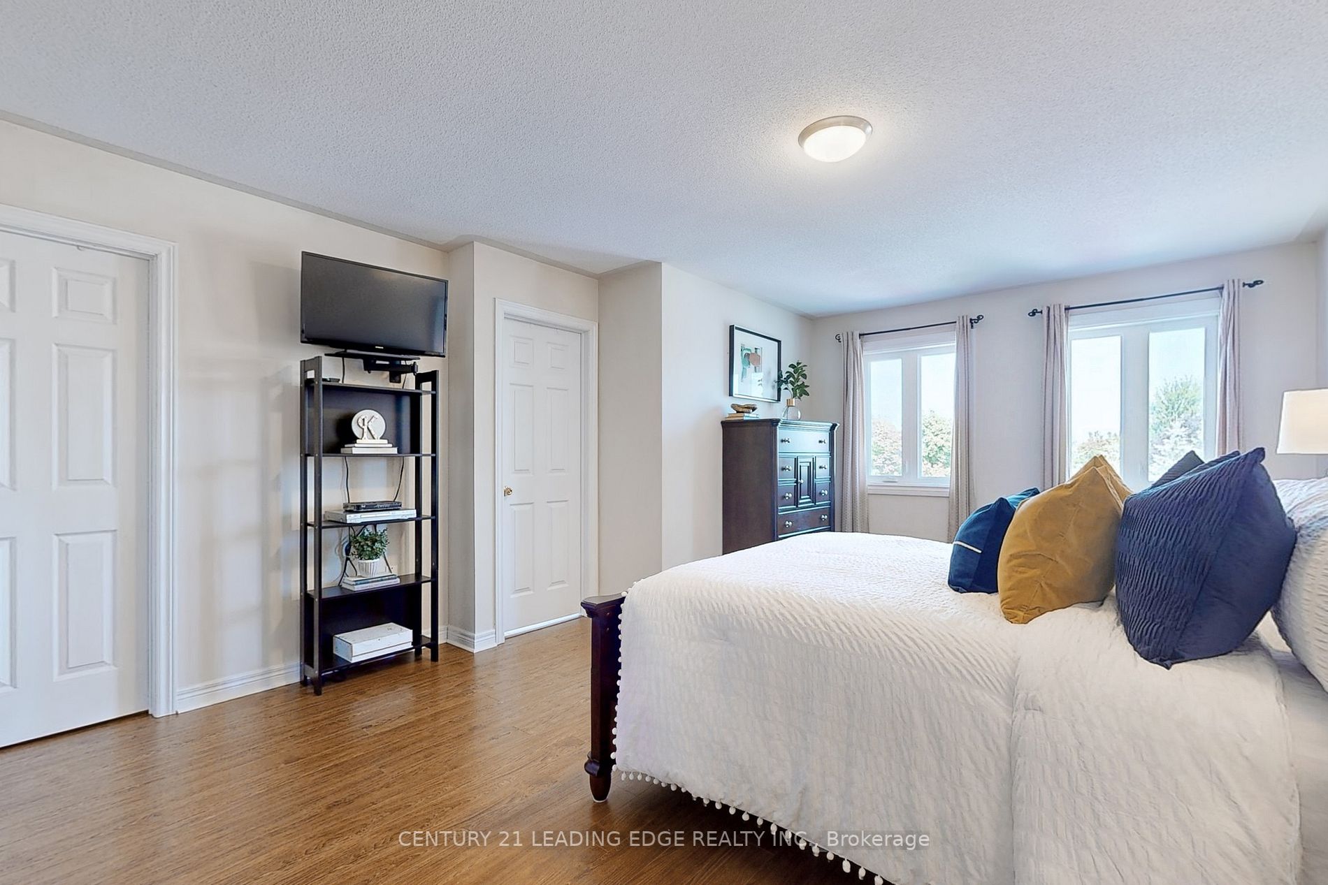 1 Teagarden Crt