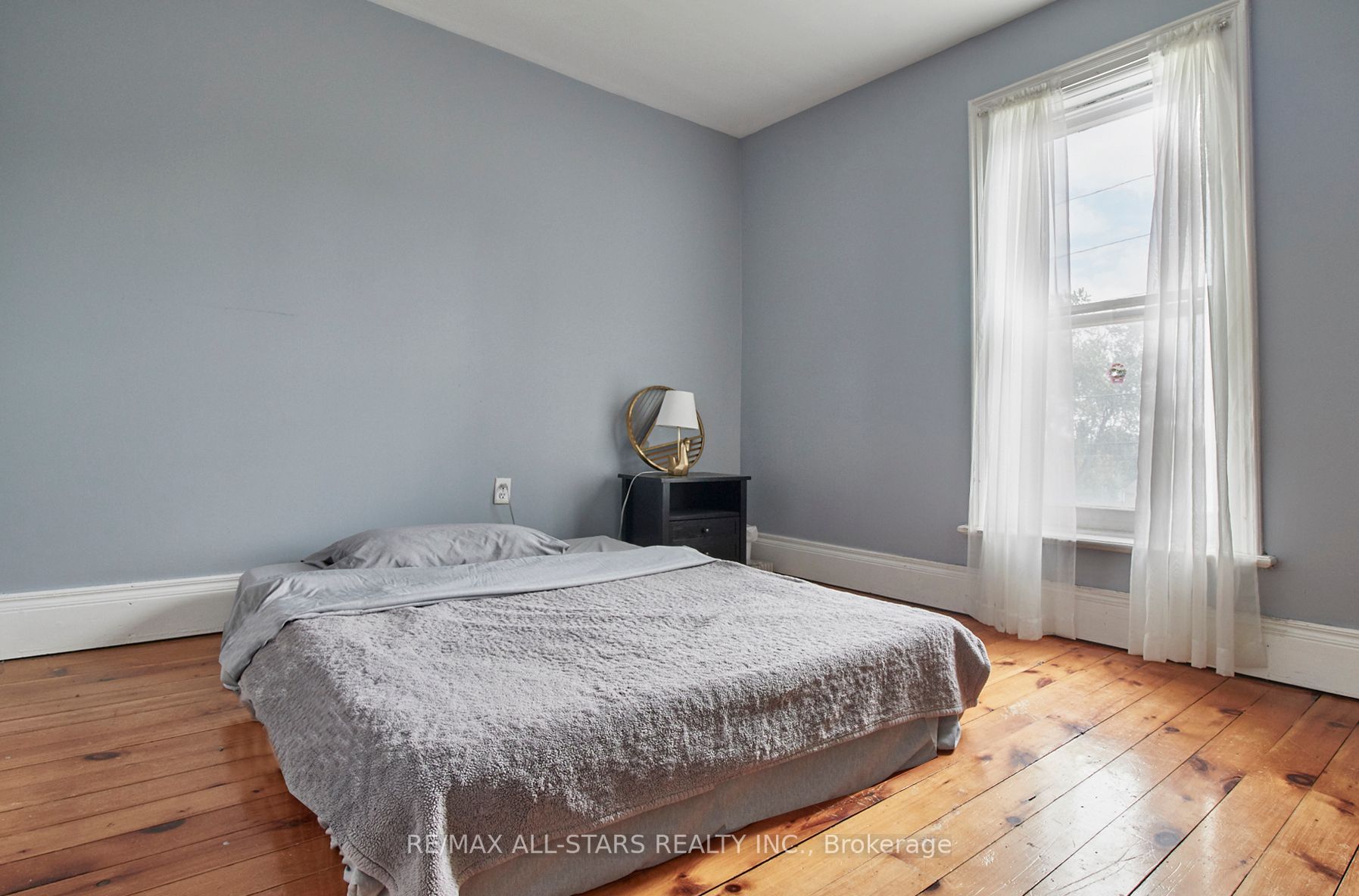 15578 Simcoe St