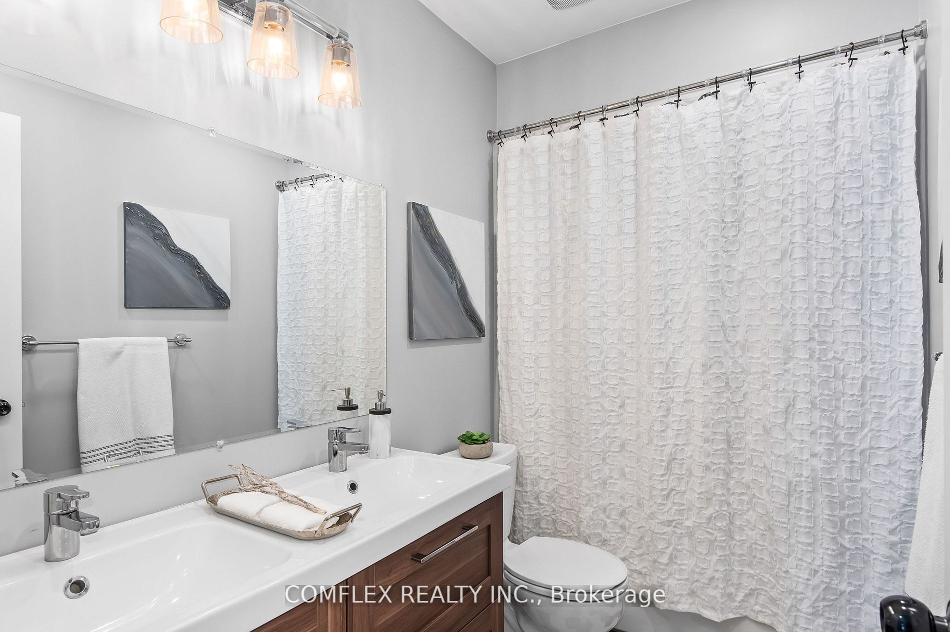 271 Scottsdale Dr