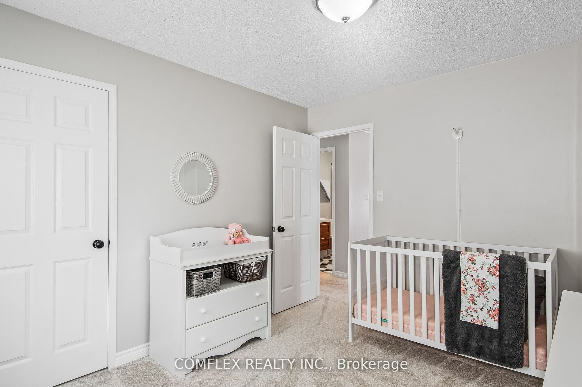 271 Scottsdale Dr