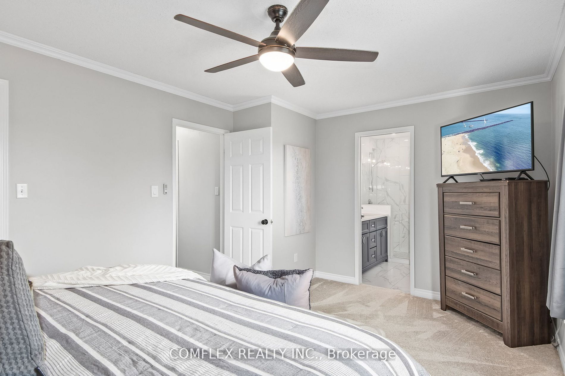 271 Scottsdale Dr