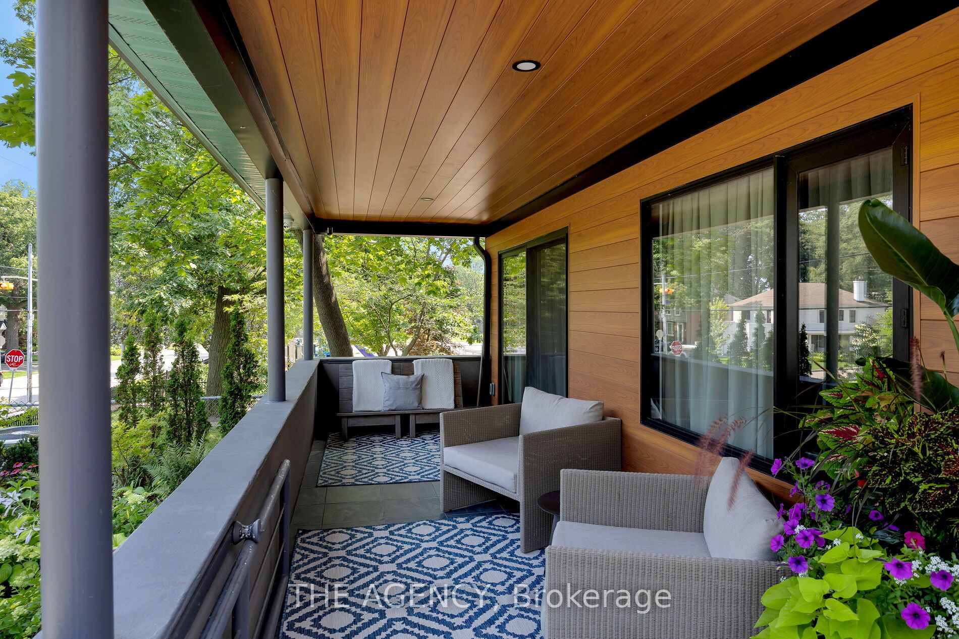104 Fallingbrook Rd