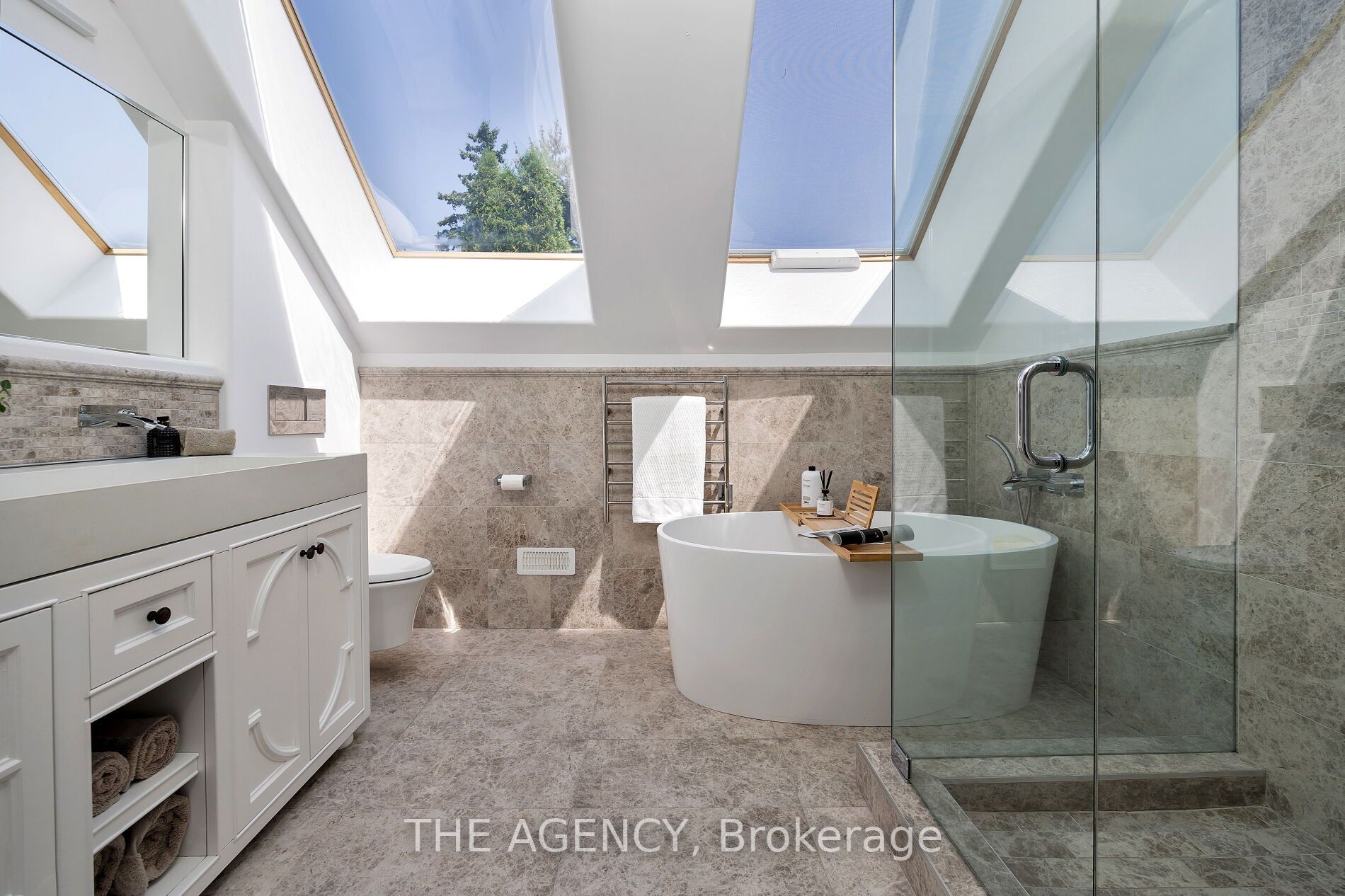 104 Fallingbrook Rd