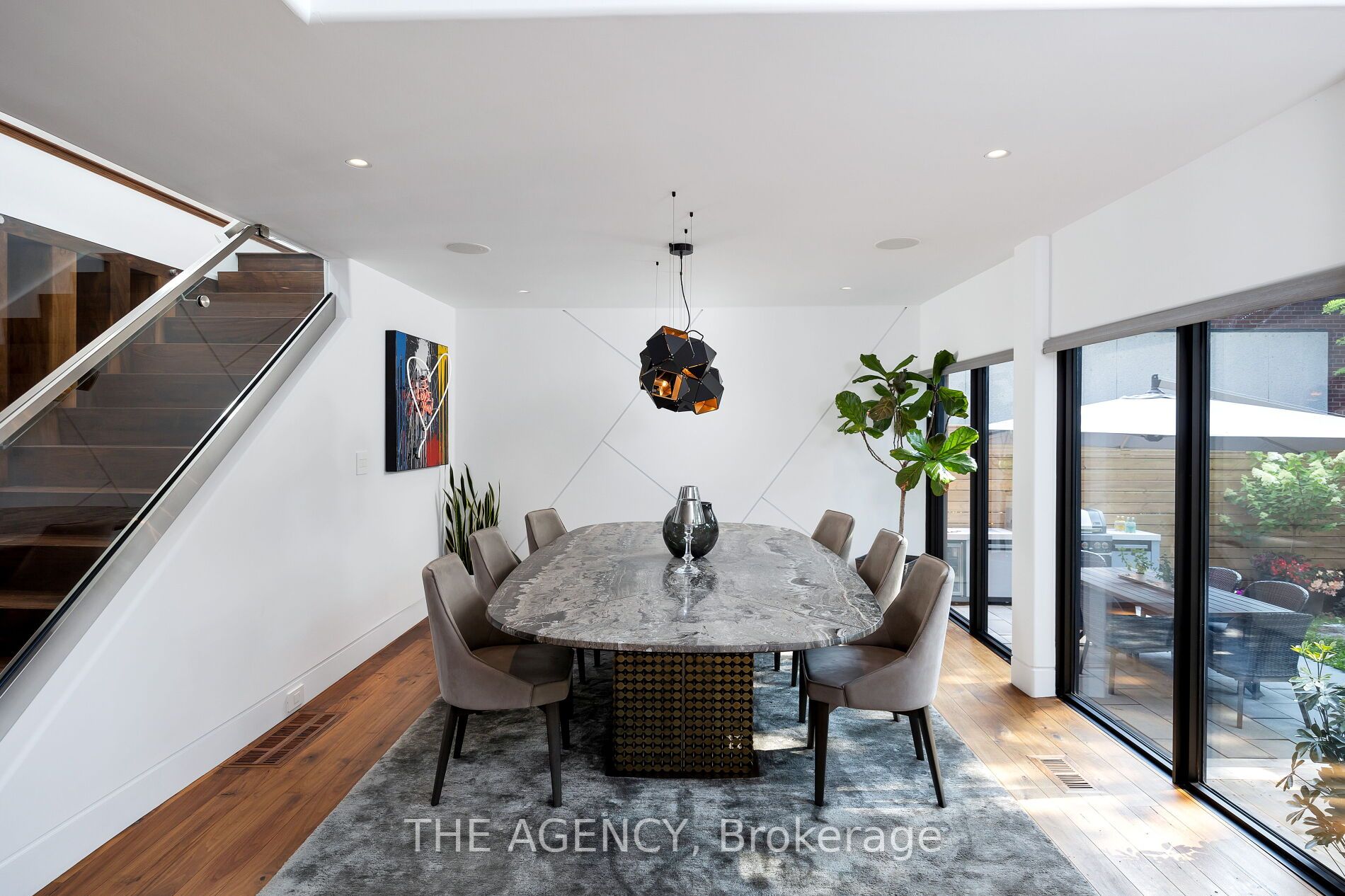 104 Fallingbrook Rd