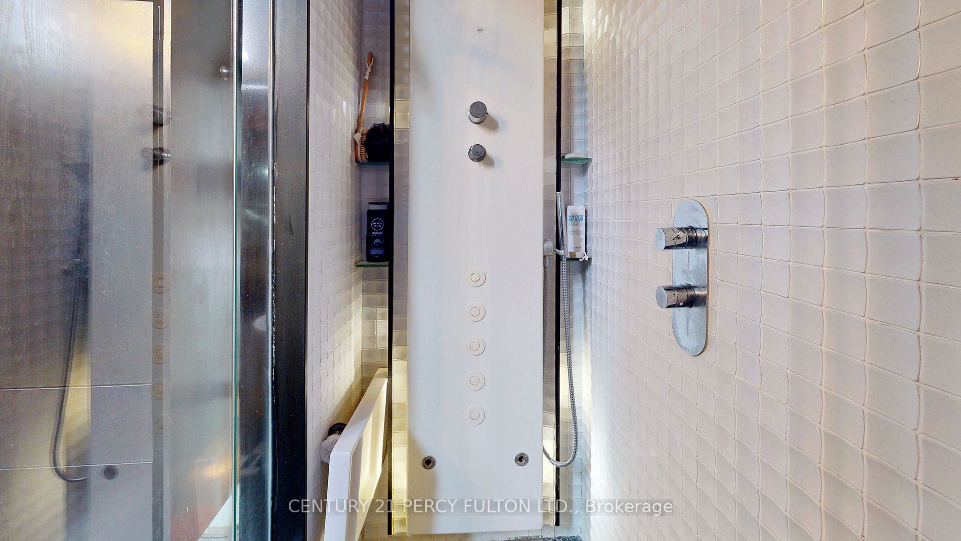 326 Carlaw Ave, #124