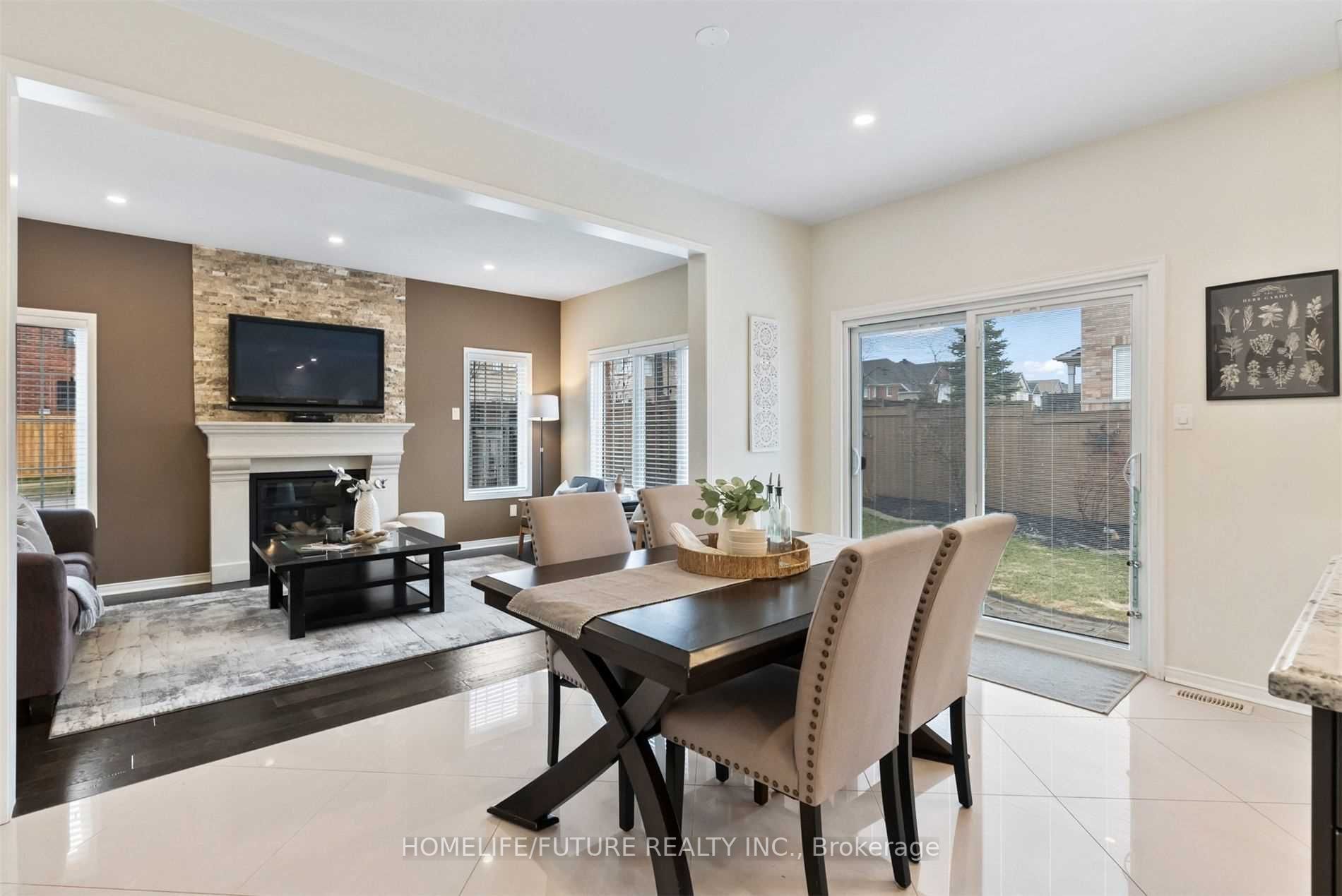 1381 Clearbrook Dr