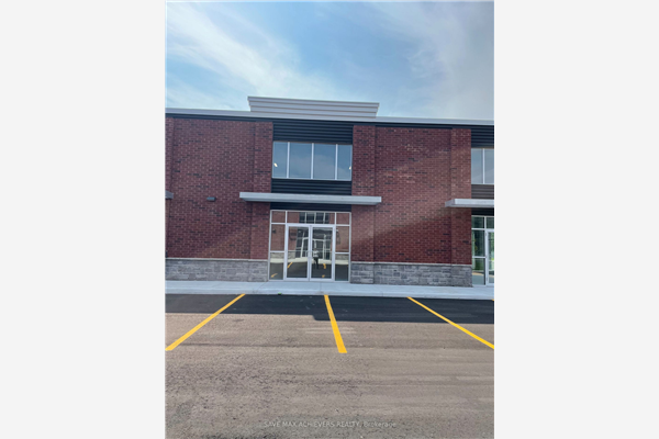 462 Taunton Rd W, Oshawa
