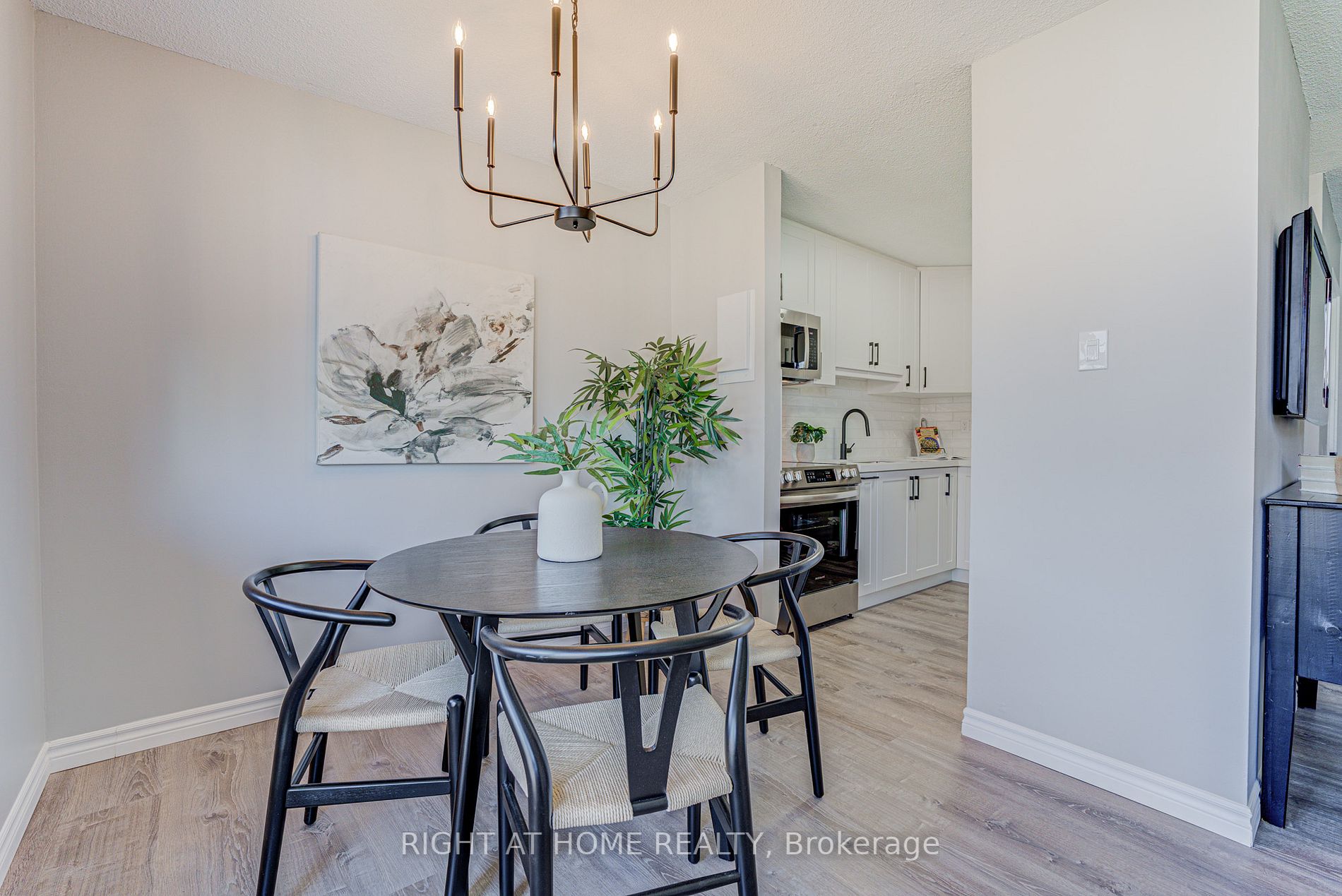 1950 Kennedy Rd, #808