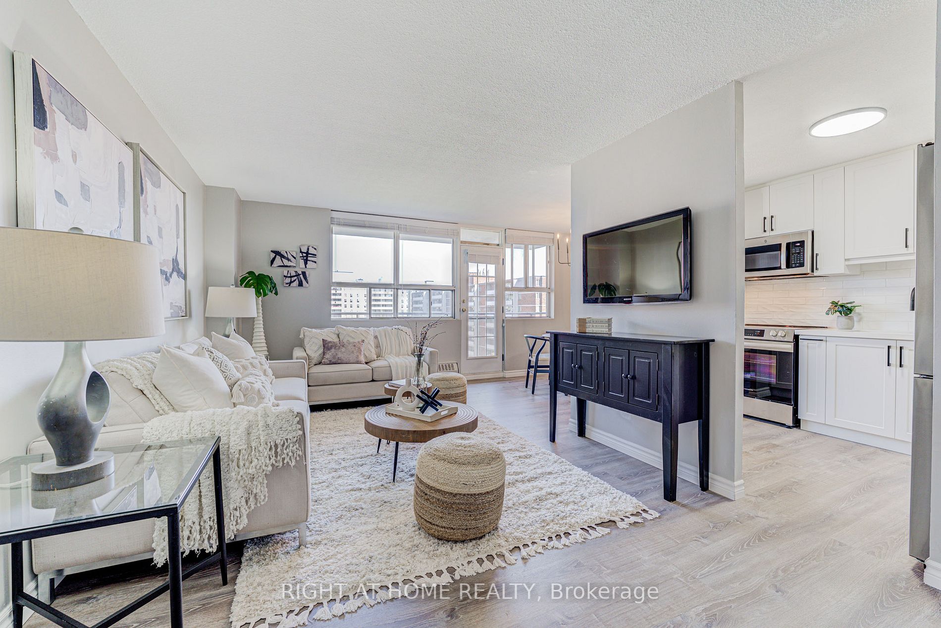 1950 Kennedy Rd, #808