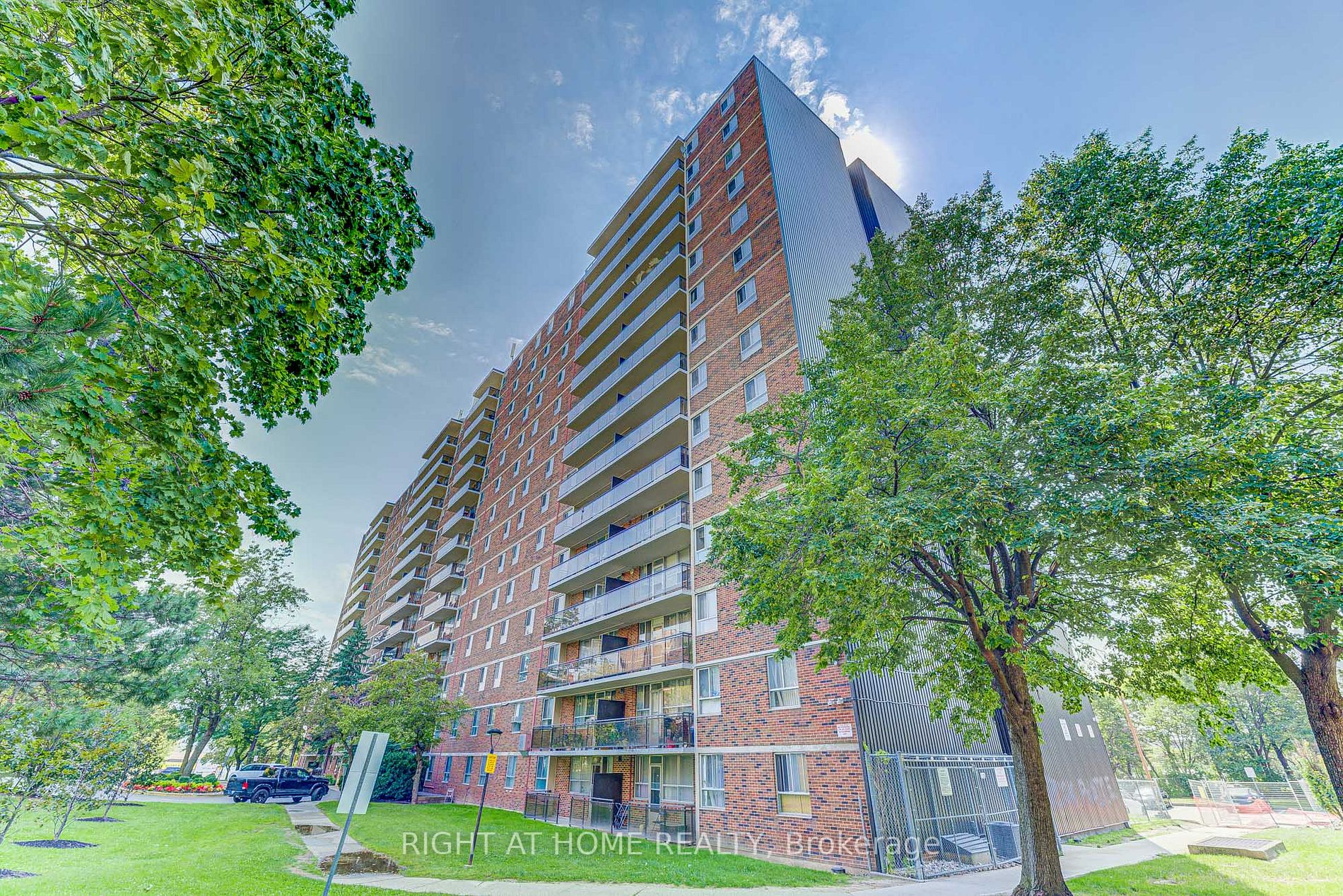 1950 Kennedy Rd, #808