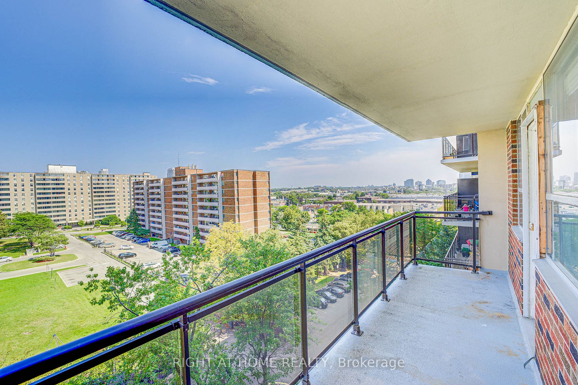 1950 Kennedy Rd, #808