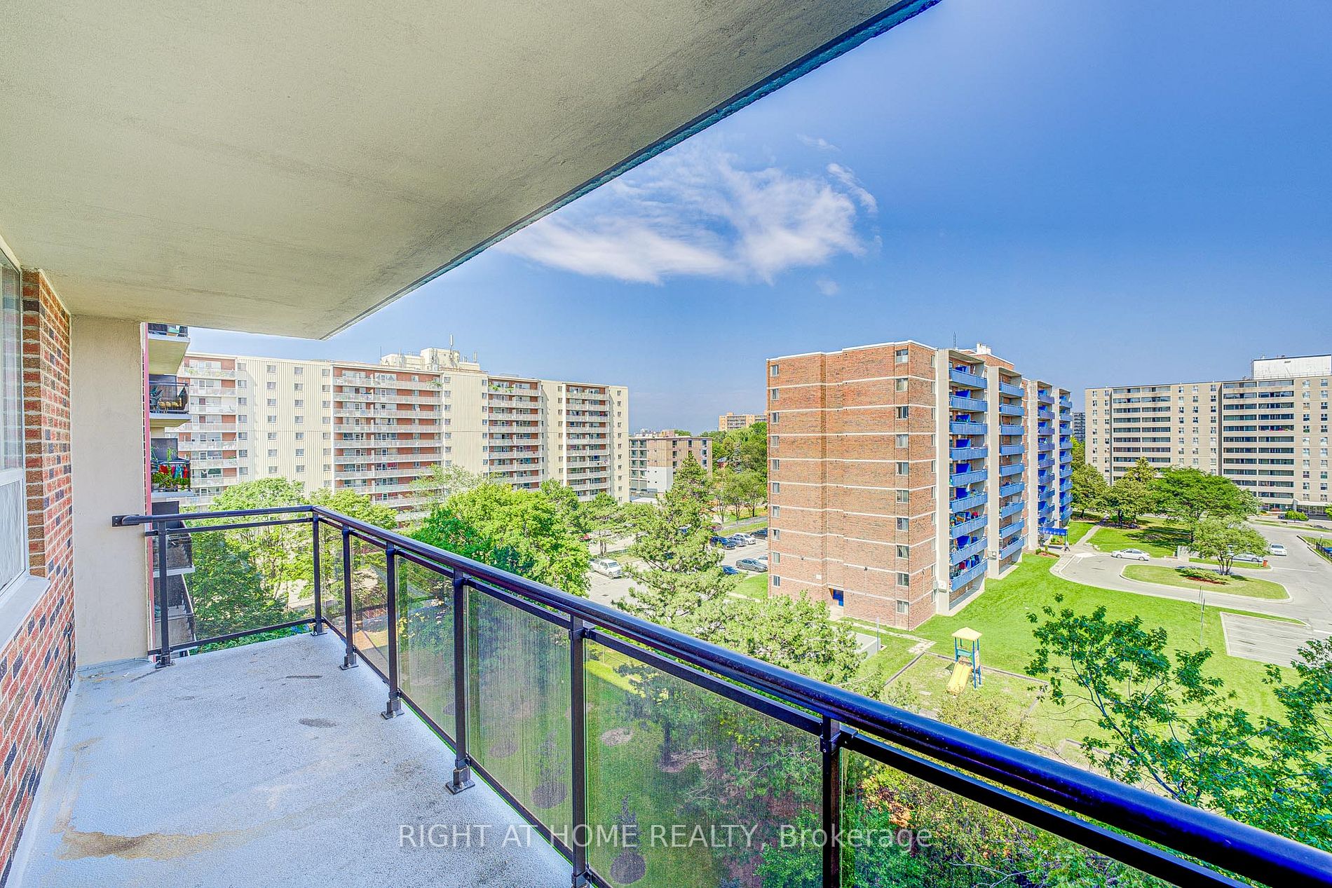 1950 Kennedy Rd, #808