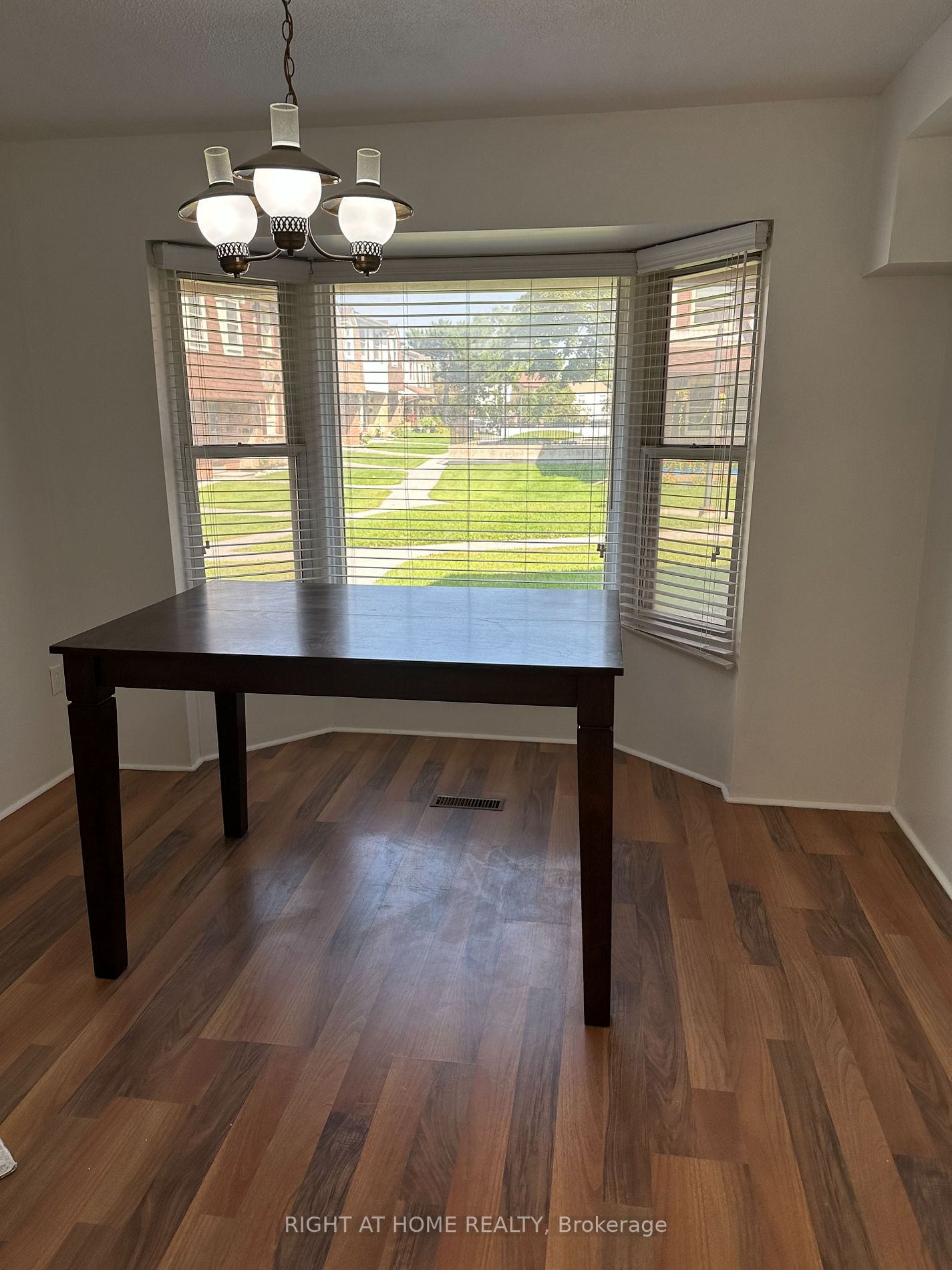 91 l'amoreaux Drive, #94