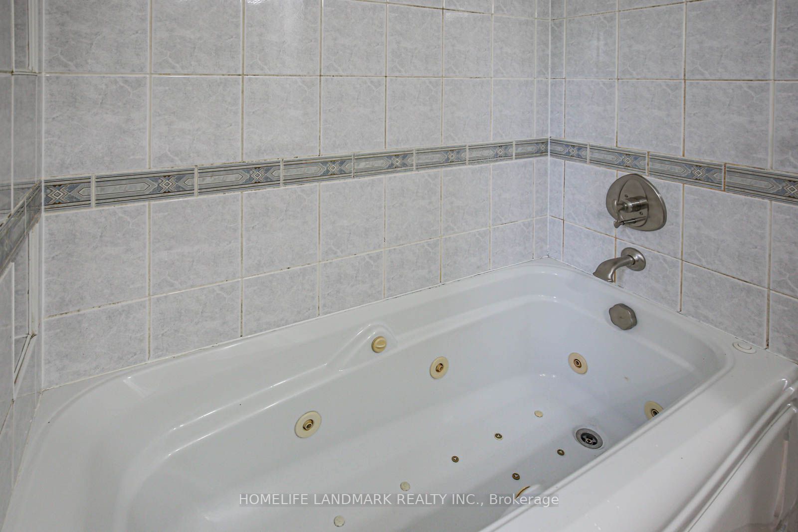 55 Munson Cres