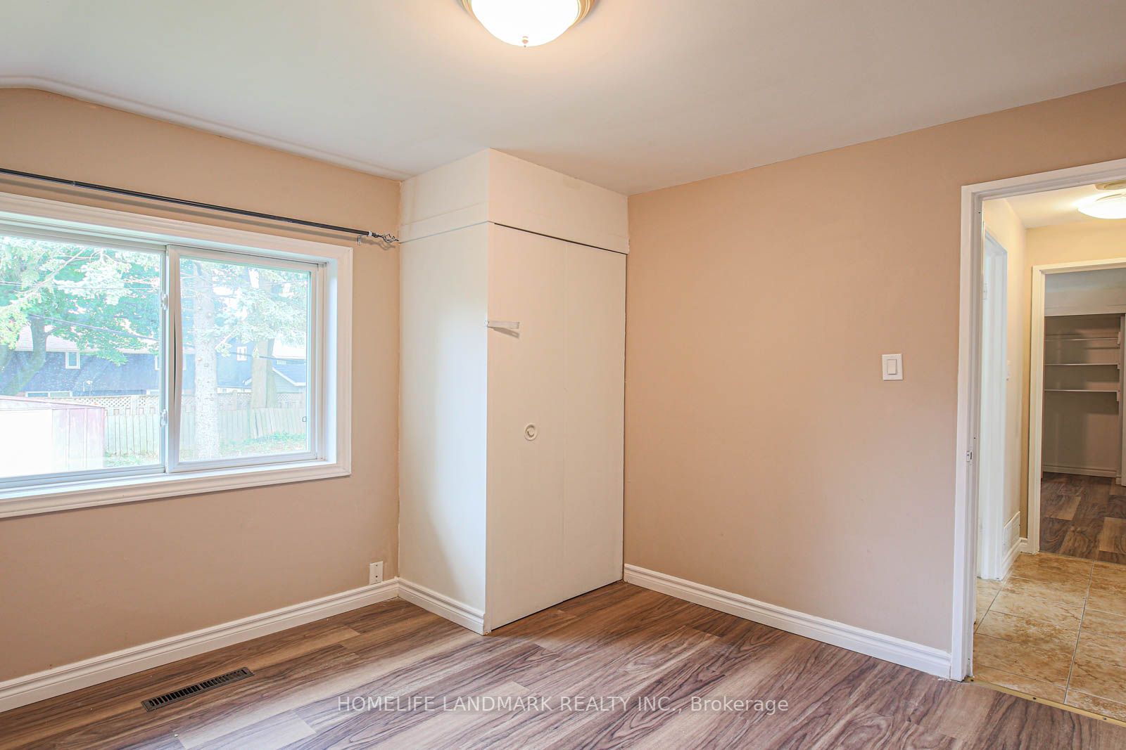 55 Munson Cres