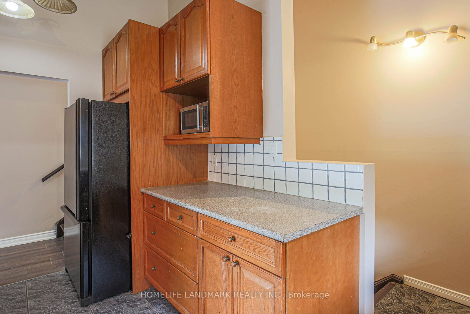 55 Munson Cres