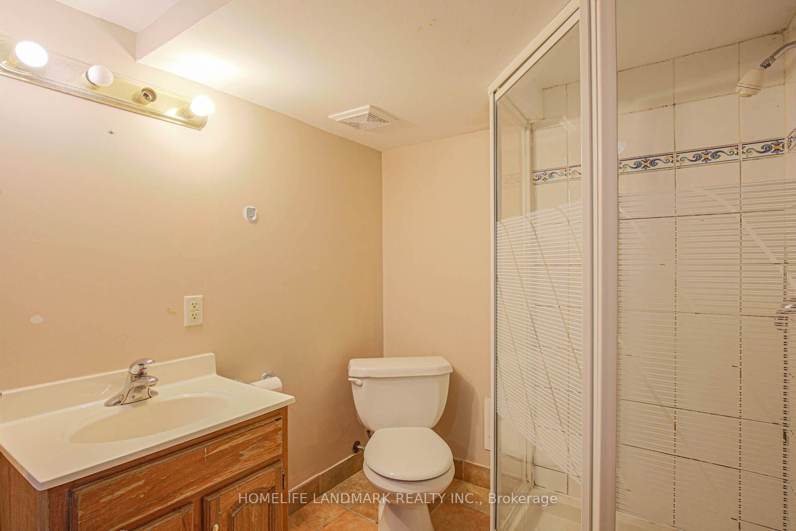 55 Munson Cres