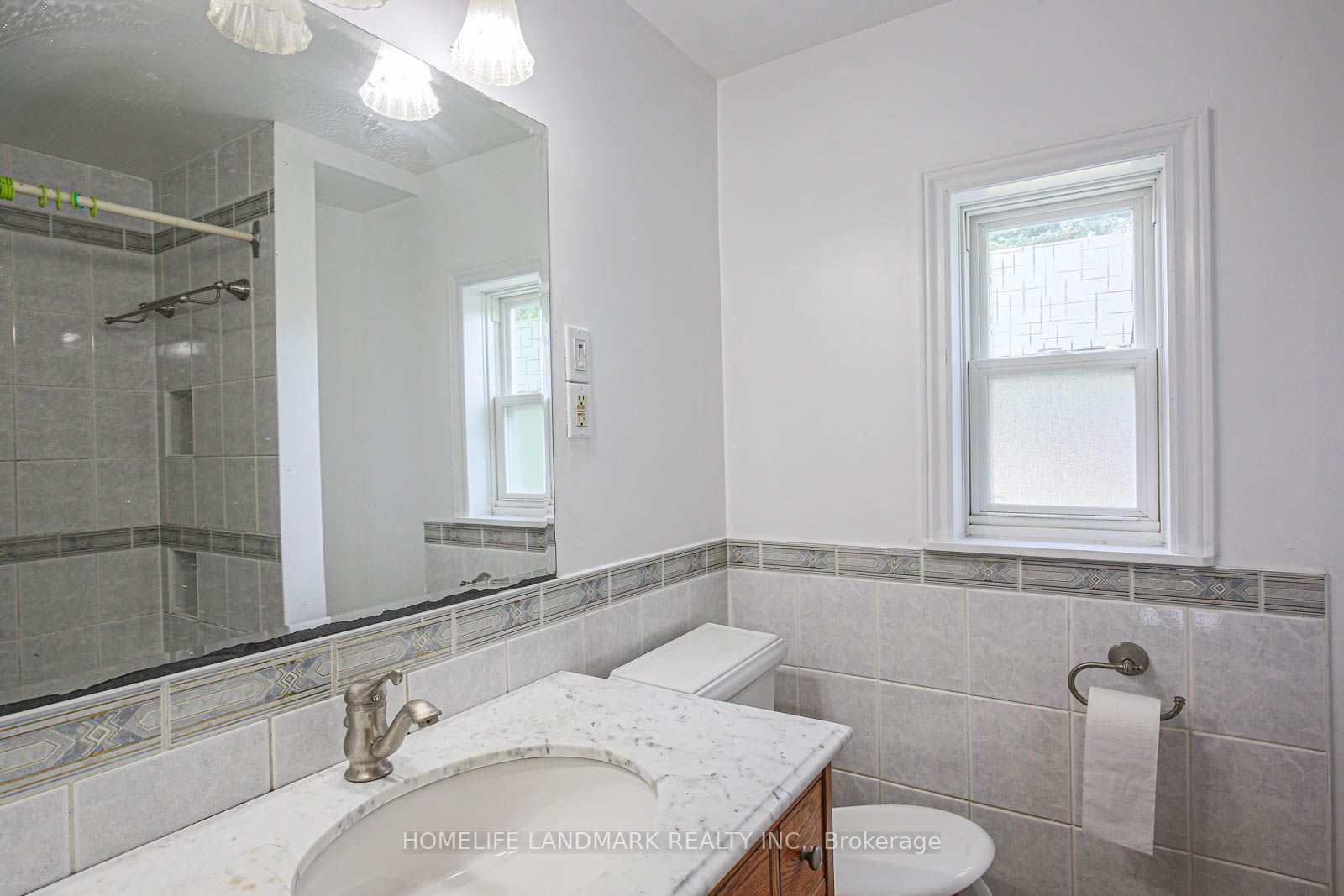 55 Munson Cres