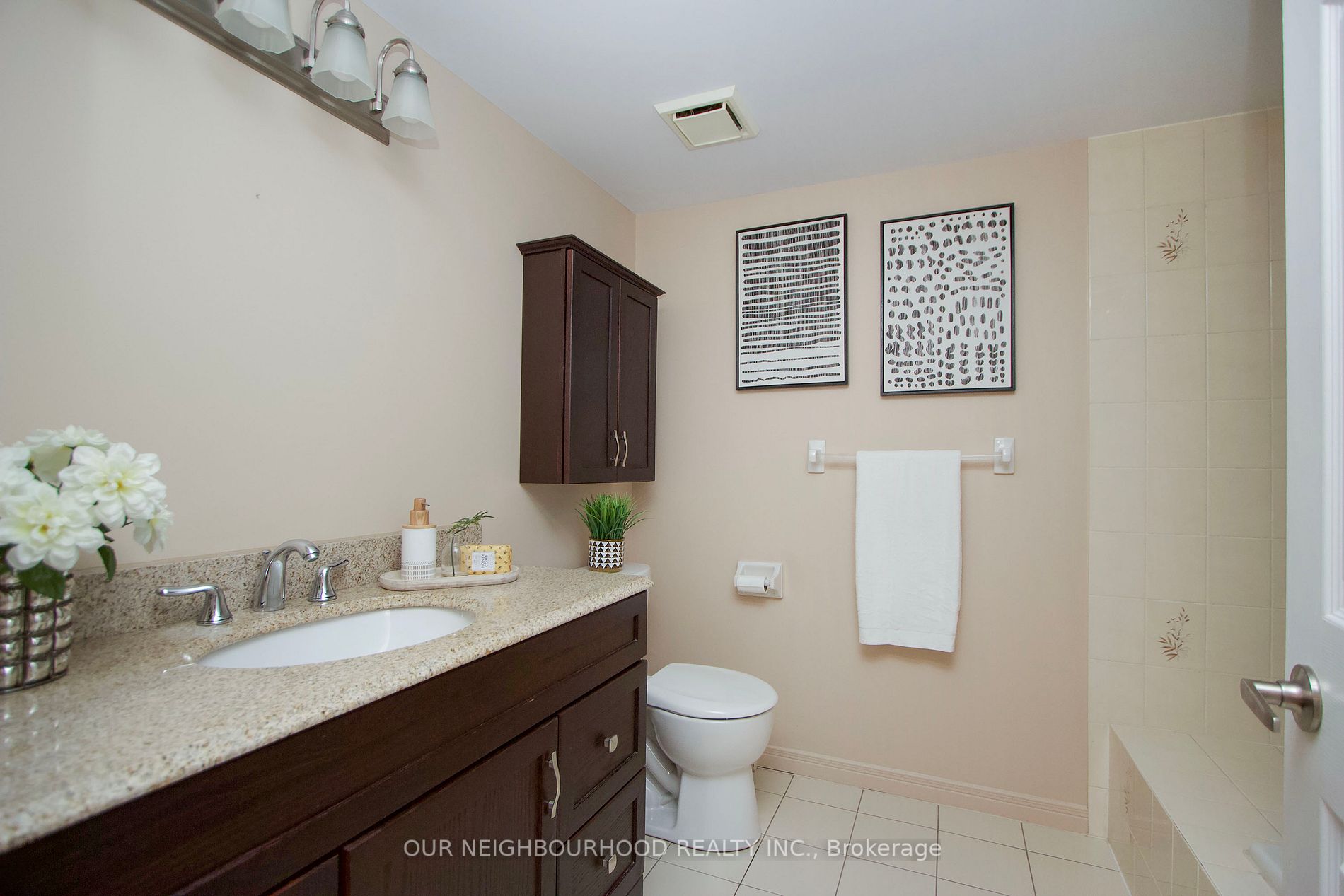 80 Athol Street E, #604