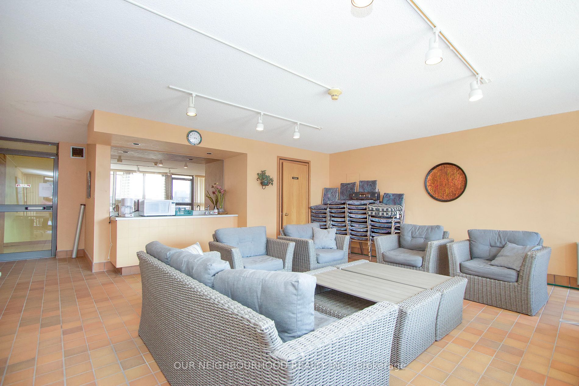 80 Athol Street E, #604