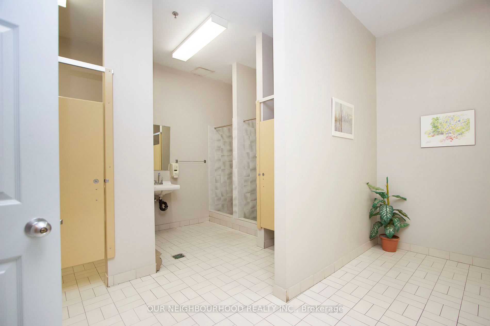80 Athol Street E, #604
