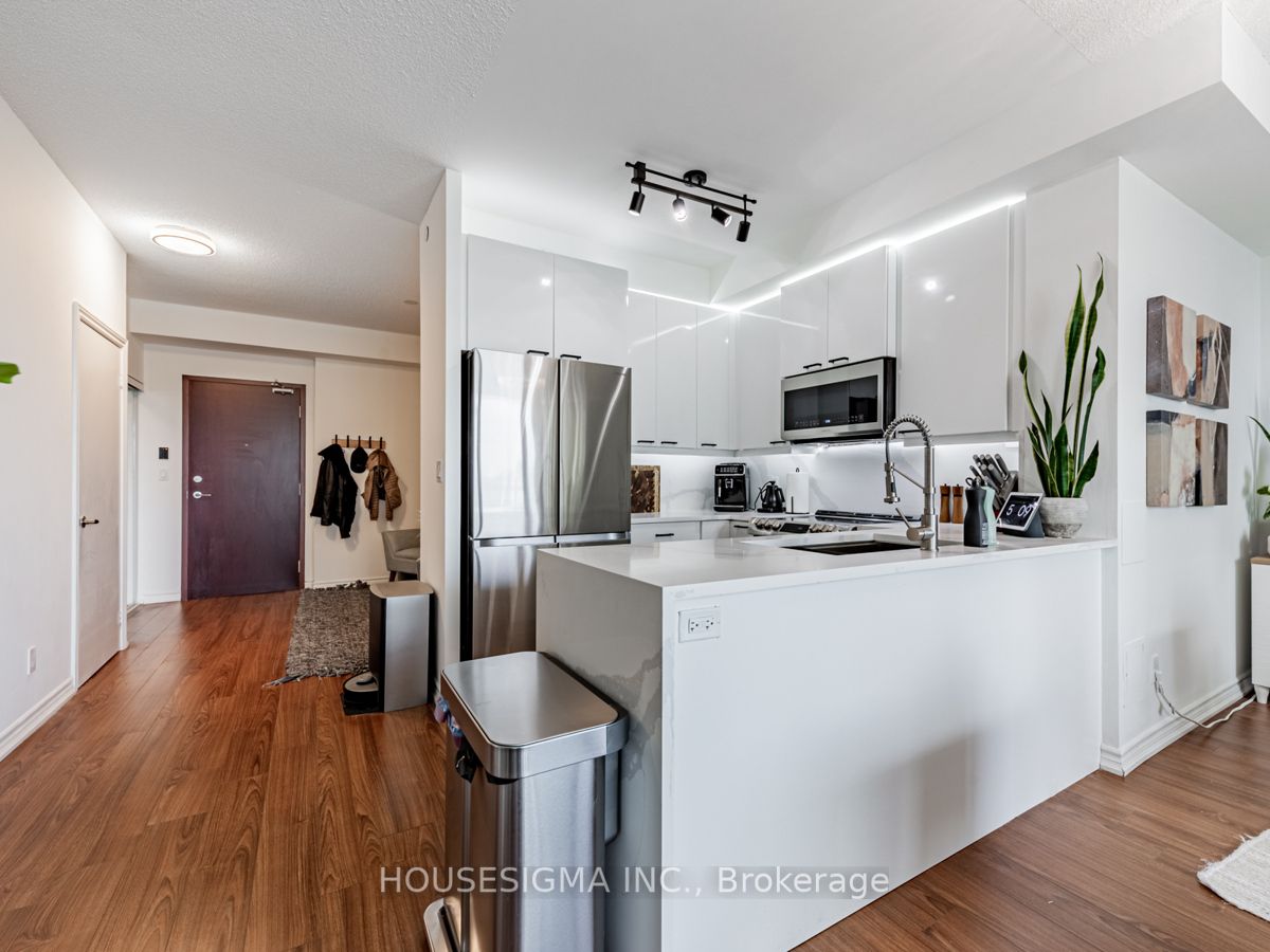 1328 Birchmount Rd, #513