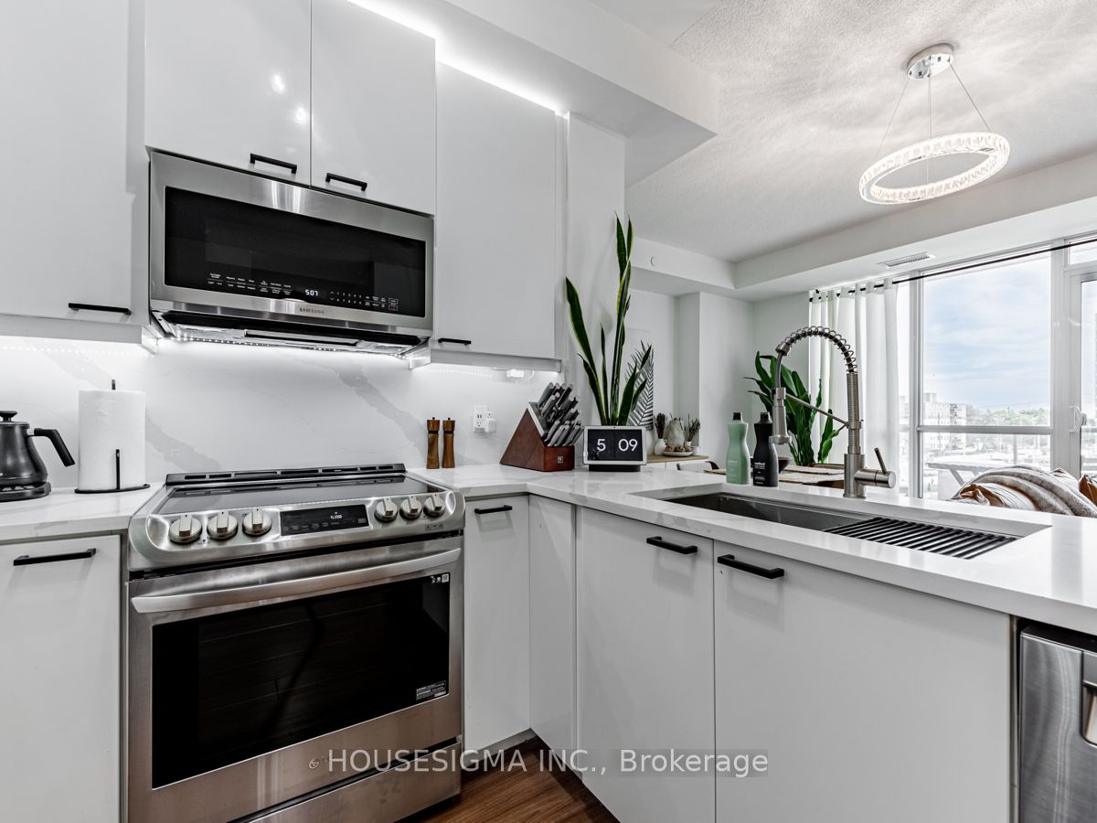 1328 Birchmount Rd, #513
