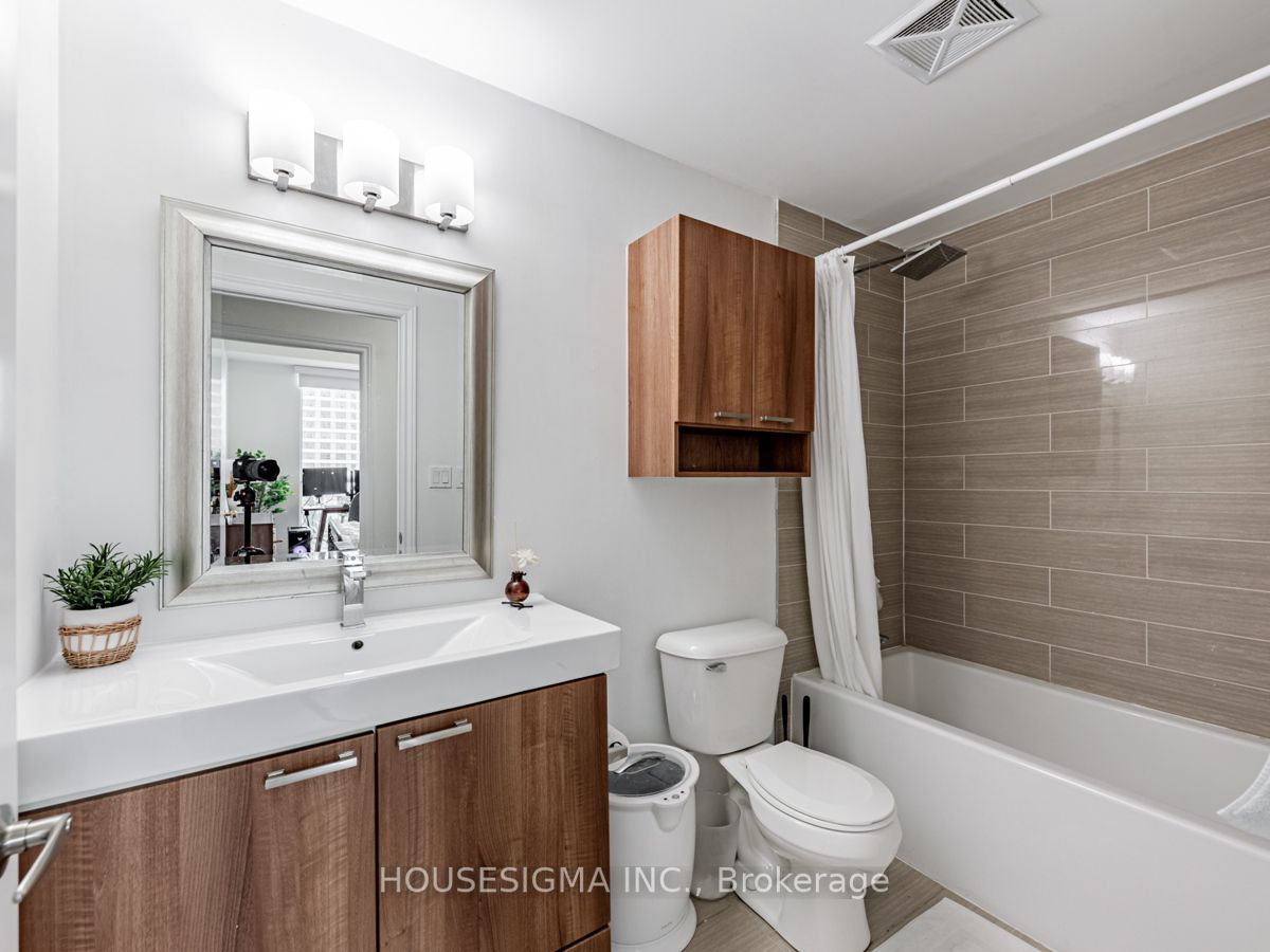 1328 Birchmount Rd, #513
