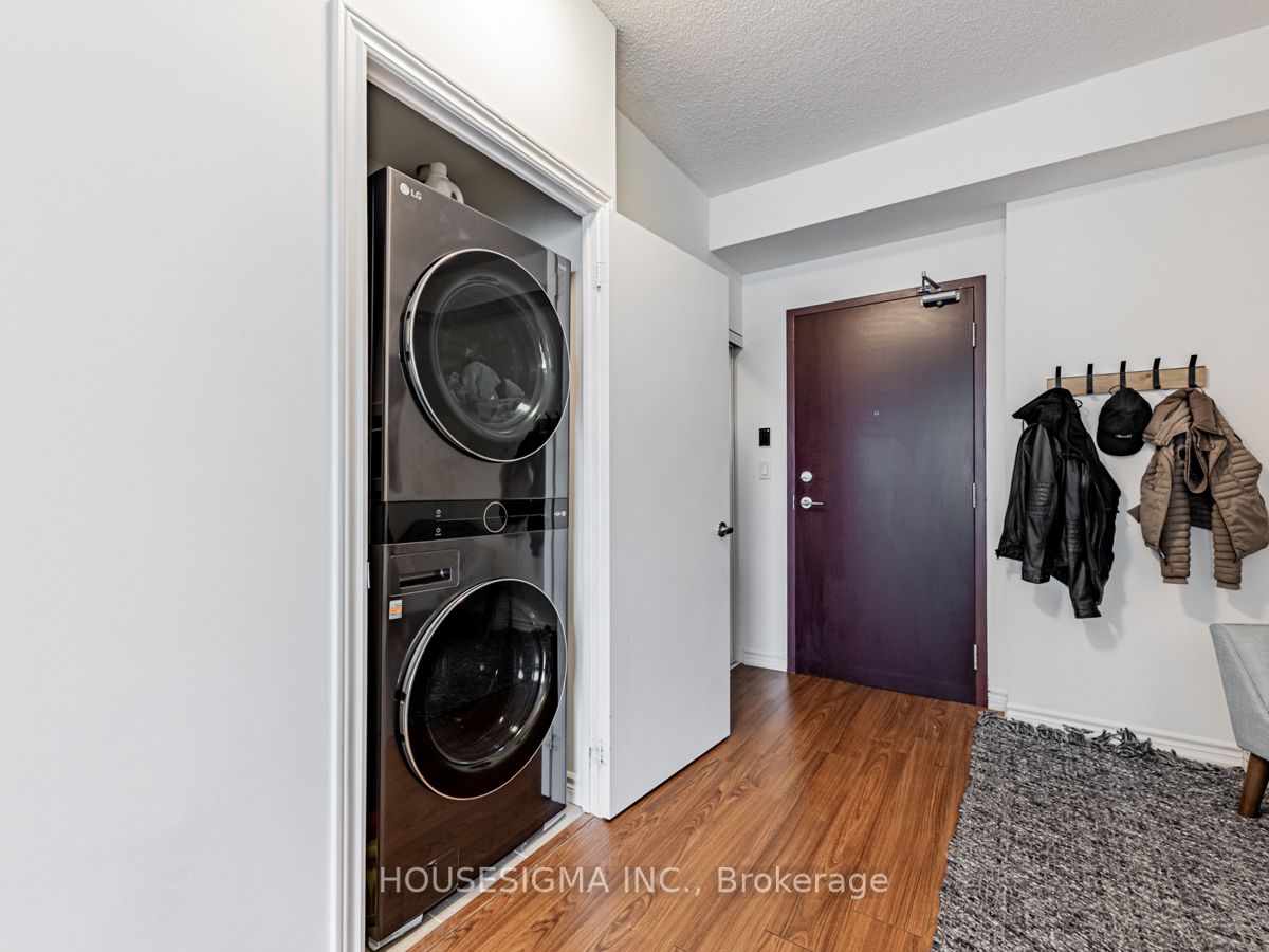 1328 Birchmount Rd, #513
