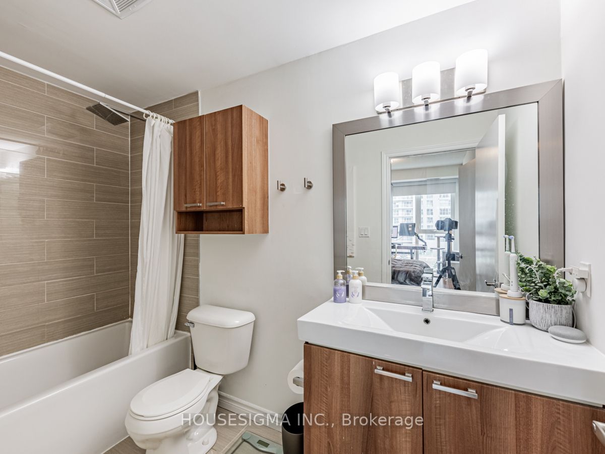 1328 Birchmount Rd, #513