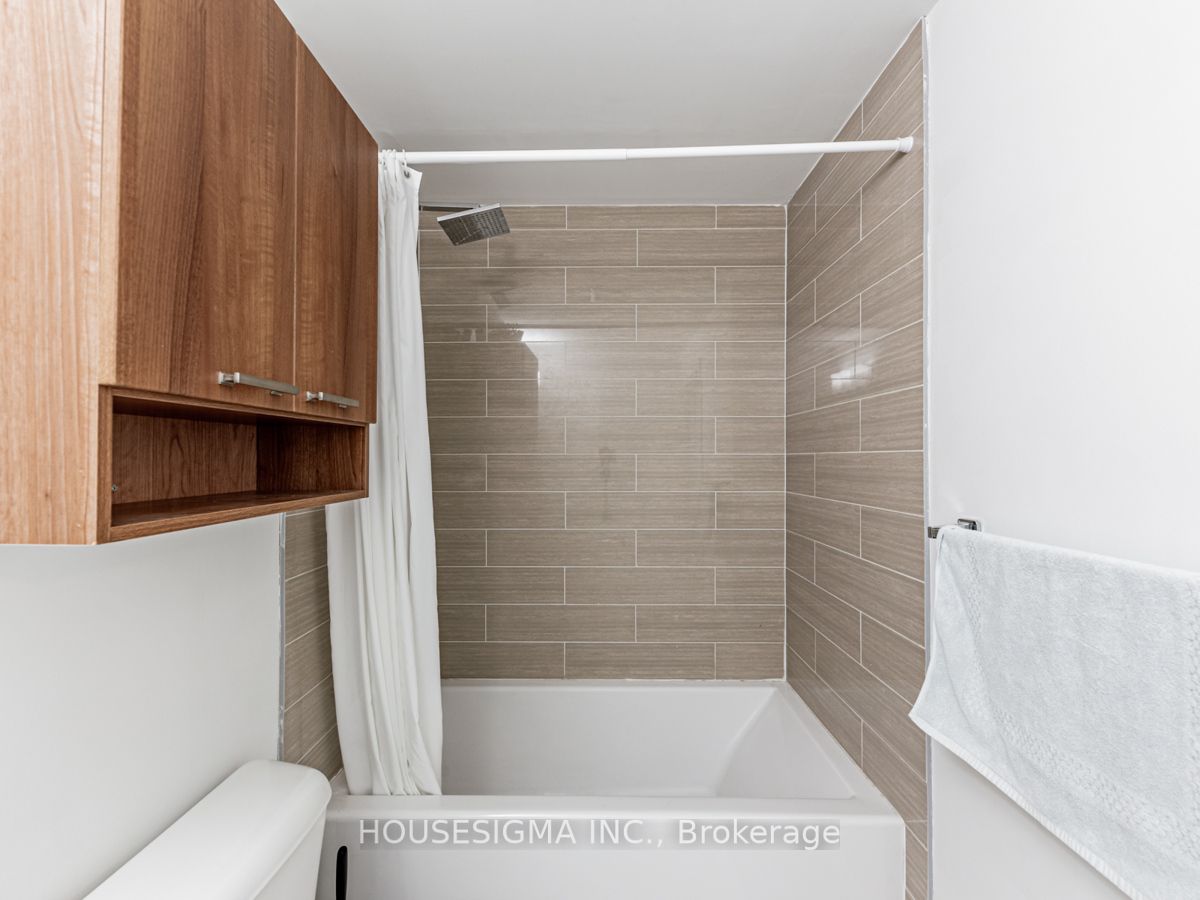 1328 Birchmount Rd, #513