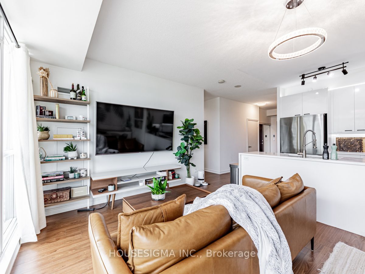 1328 Birchmount Rd, #513
