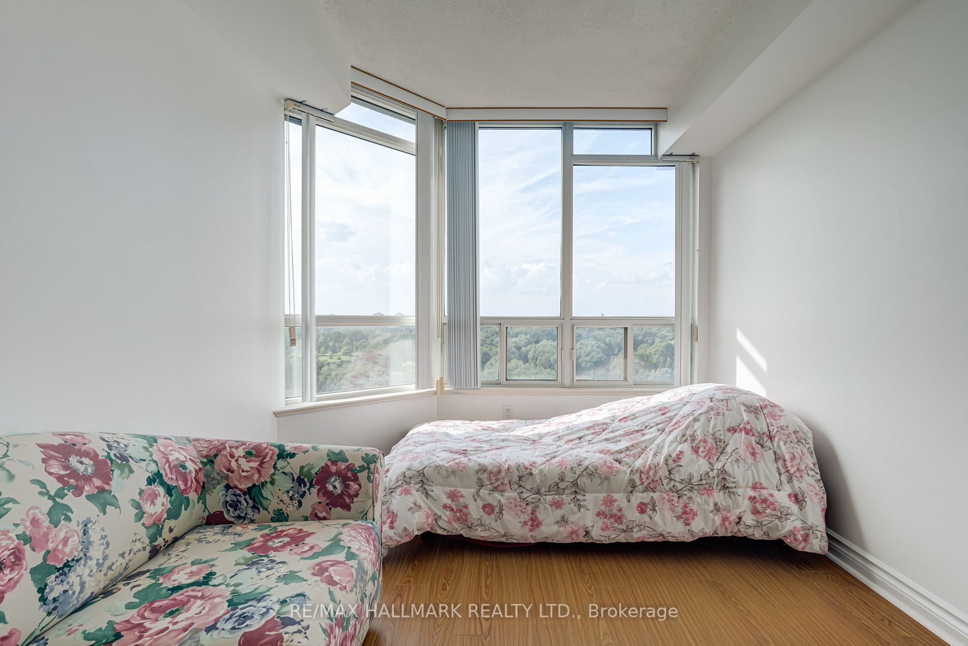 168 Bonis Ave, #1507