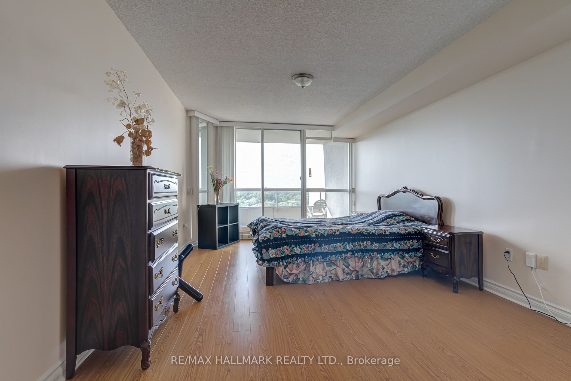 168 Bonis Ave, #1507