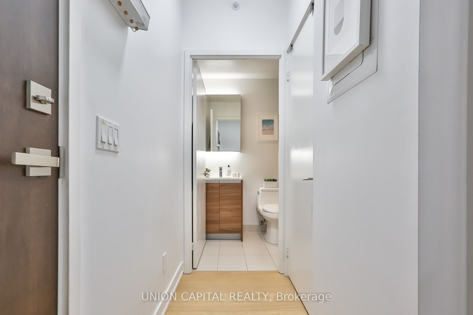 1190 Dundas St E, #324
