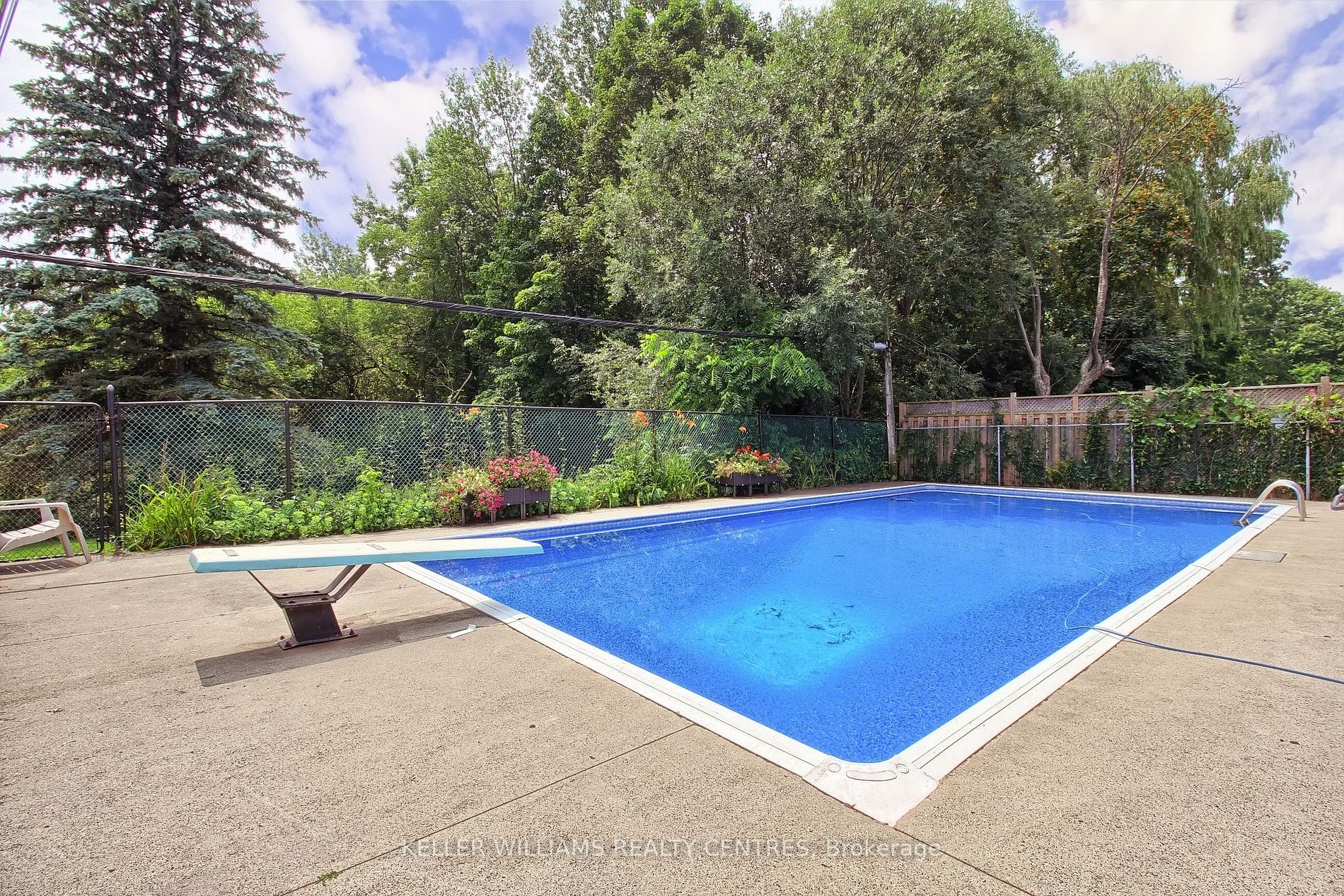 44 Woodgarden Cres