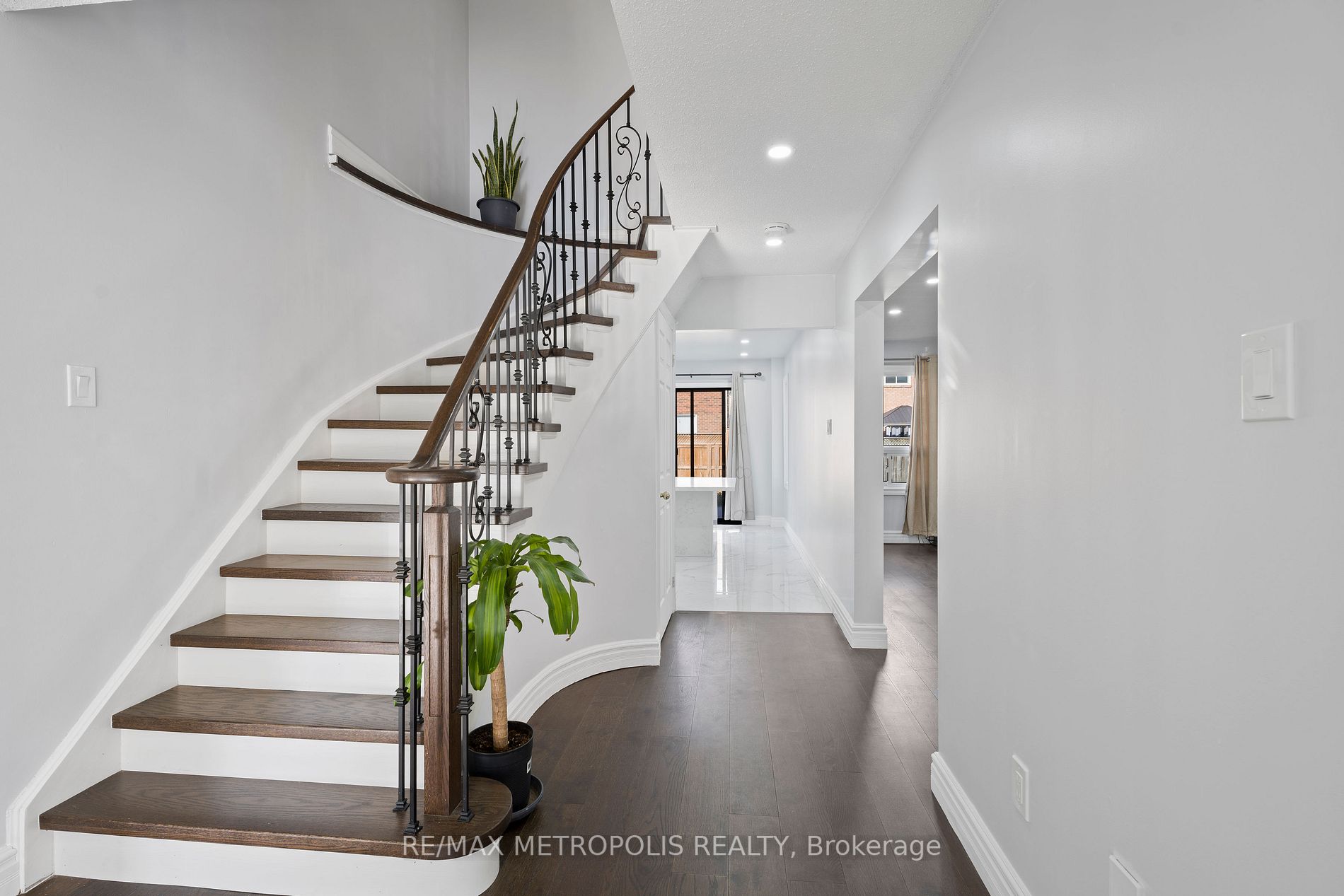 33 Wilce Dr