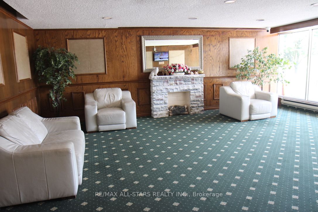 2550 Pharmacy Ave, #209