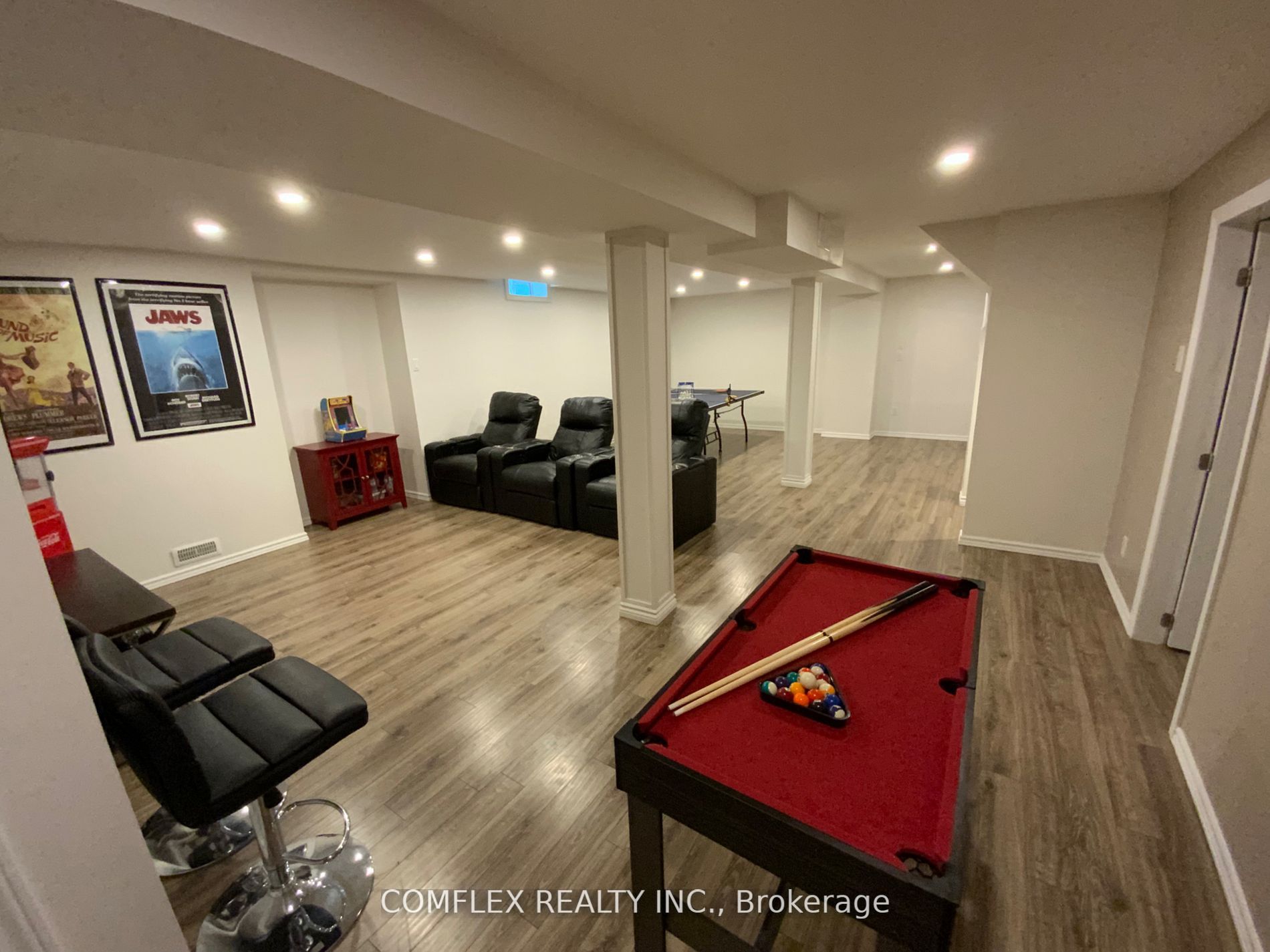 211 Bassett Blvd