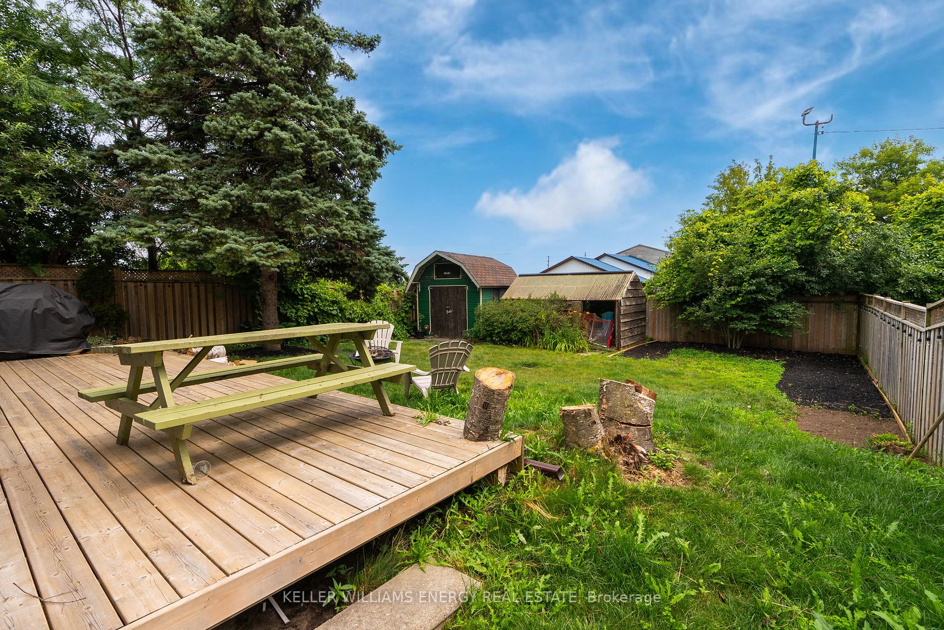 90 Roser Cres