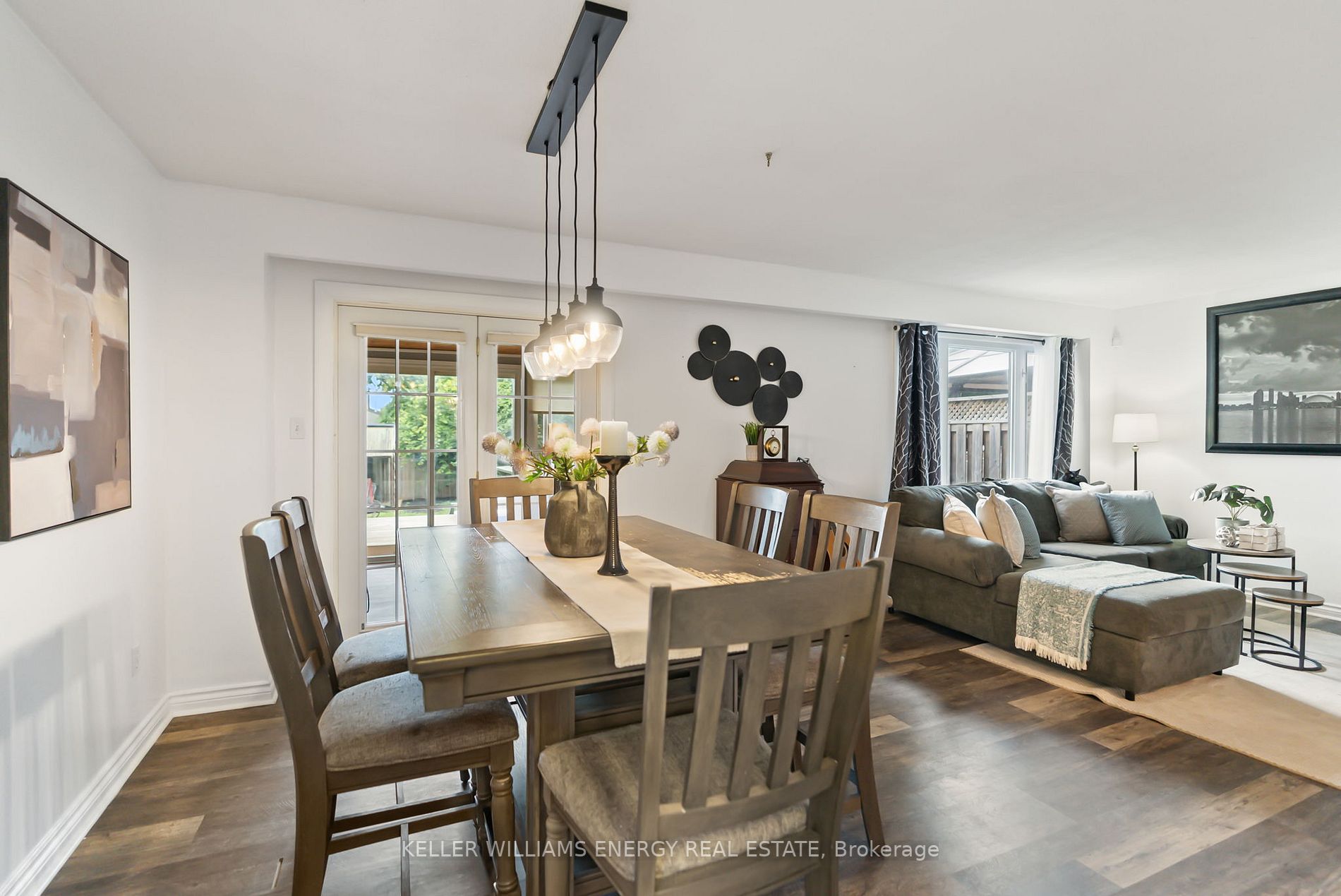 90 Roser Cres