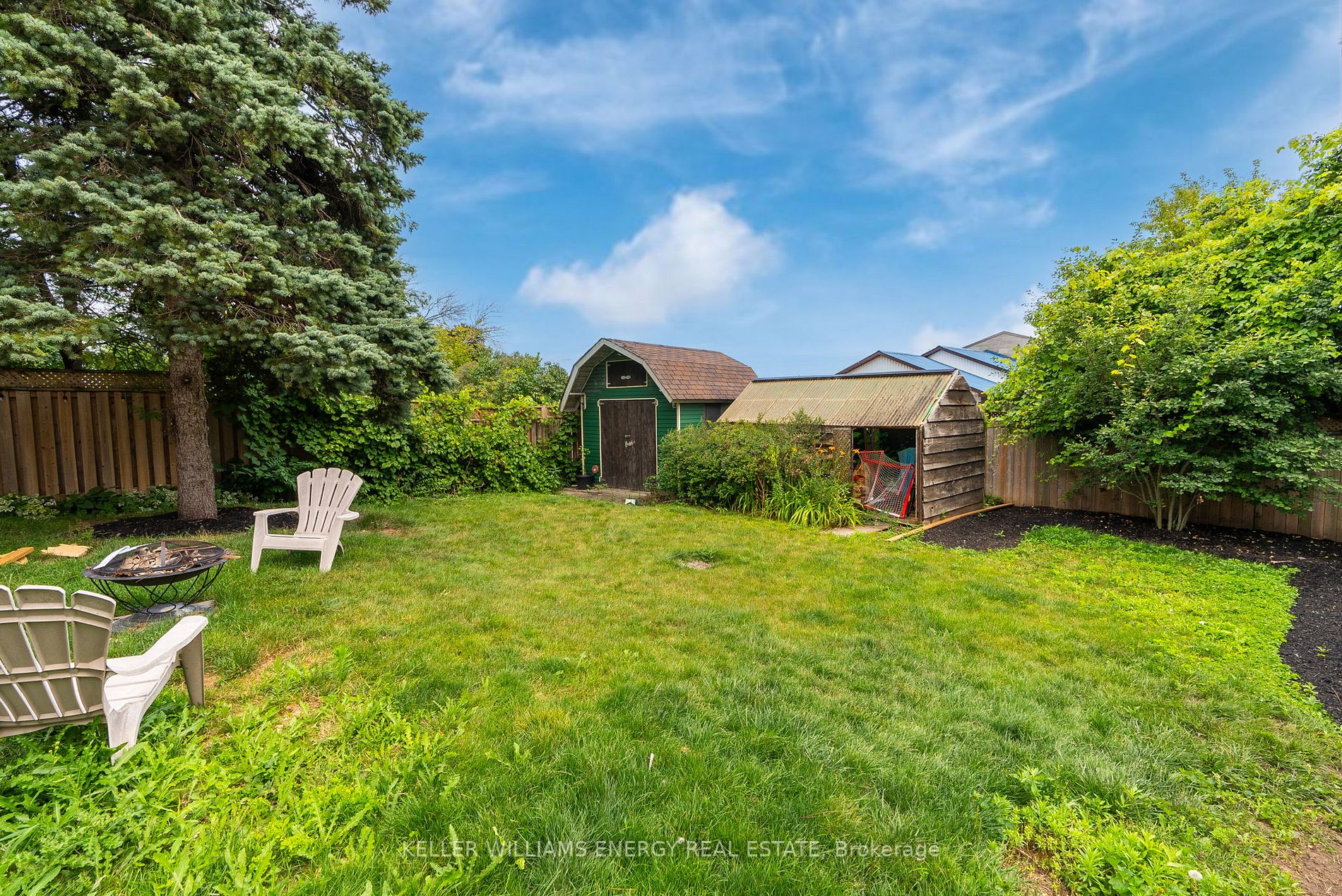 90 Roser Cres