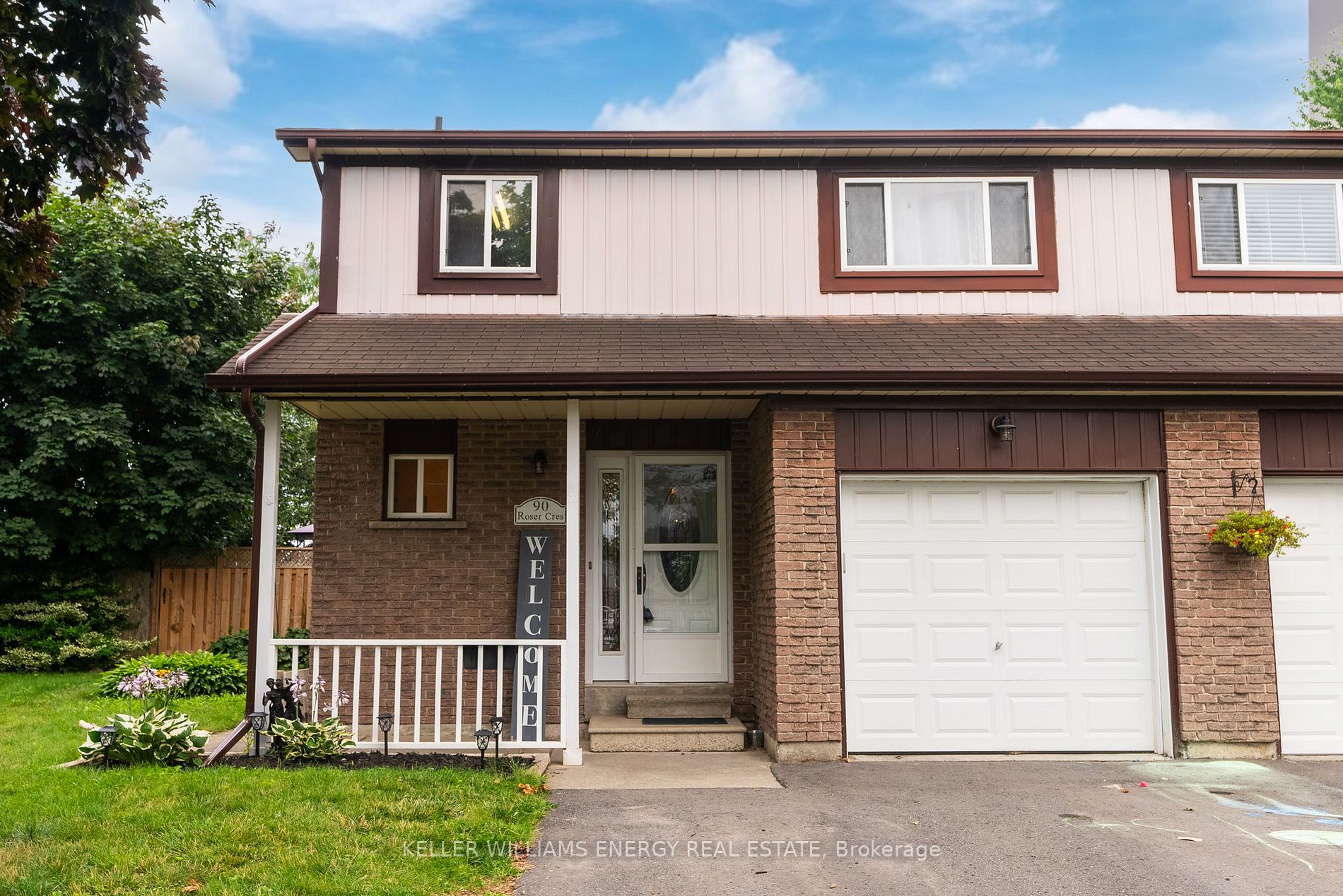 90 Roser Cres