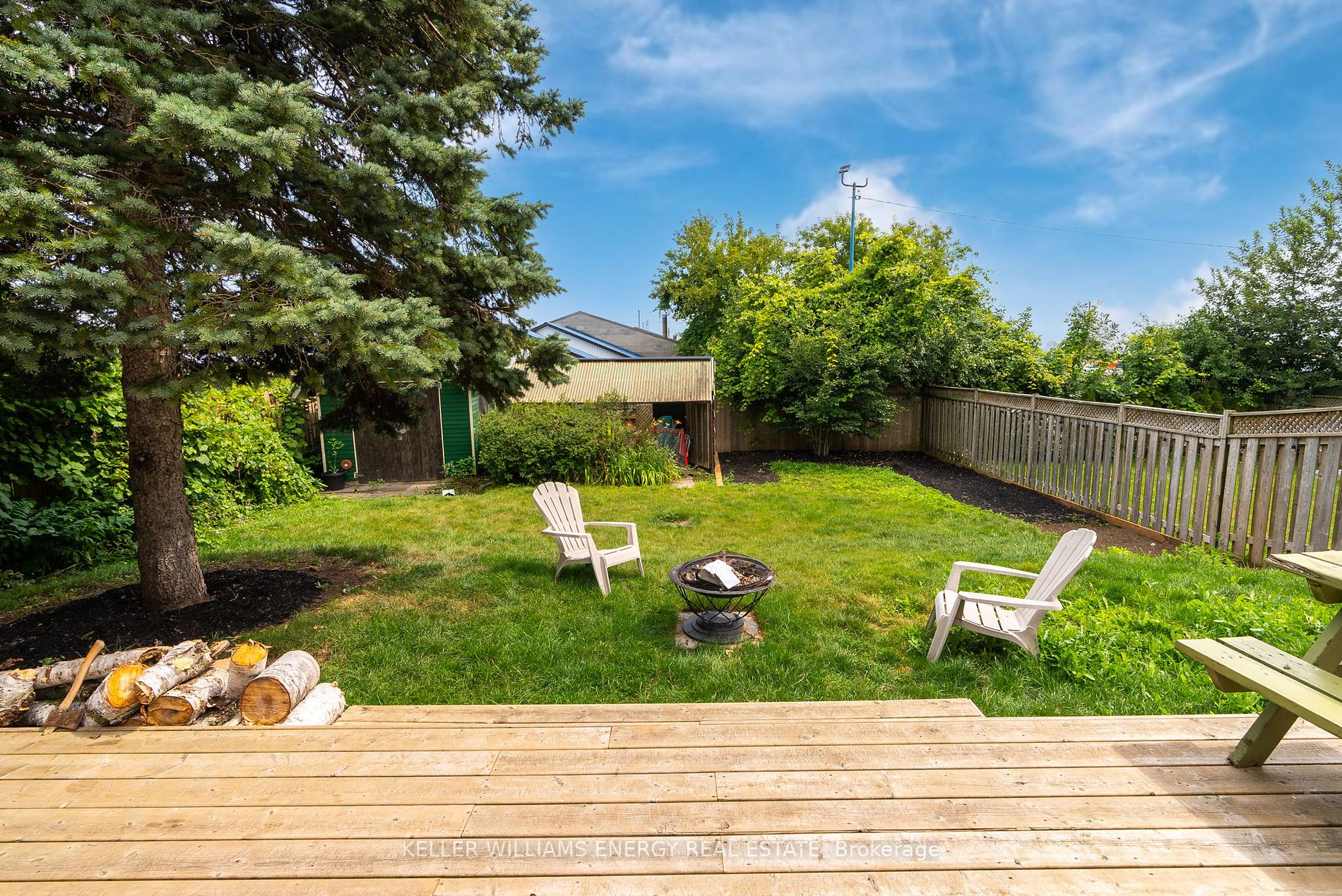 90 Roser Cres