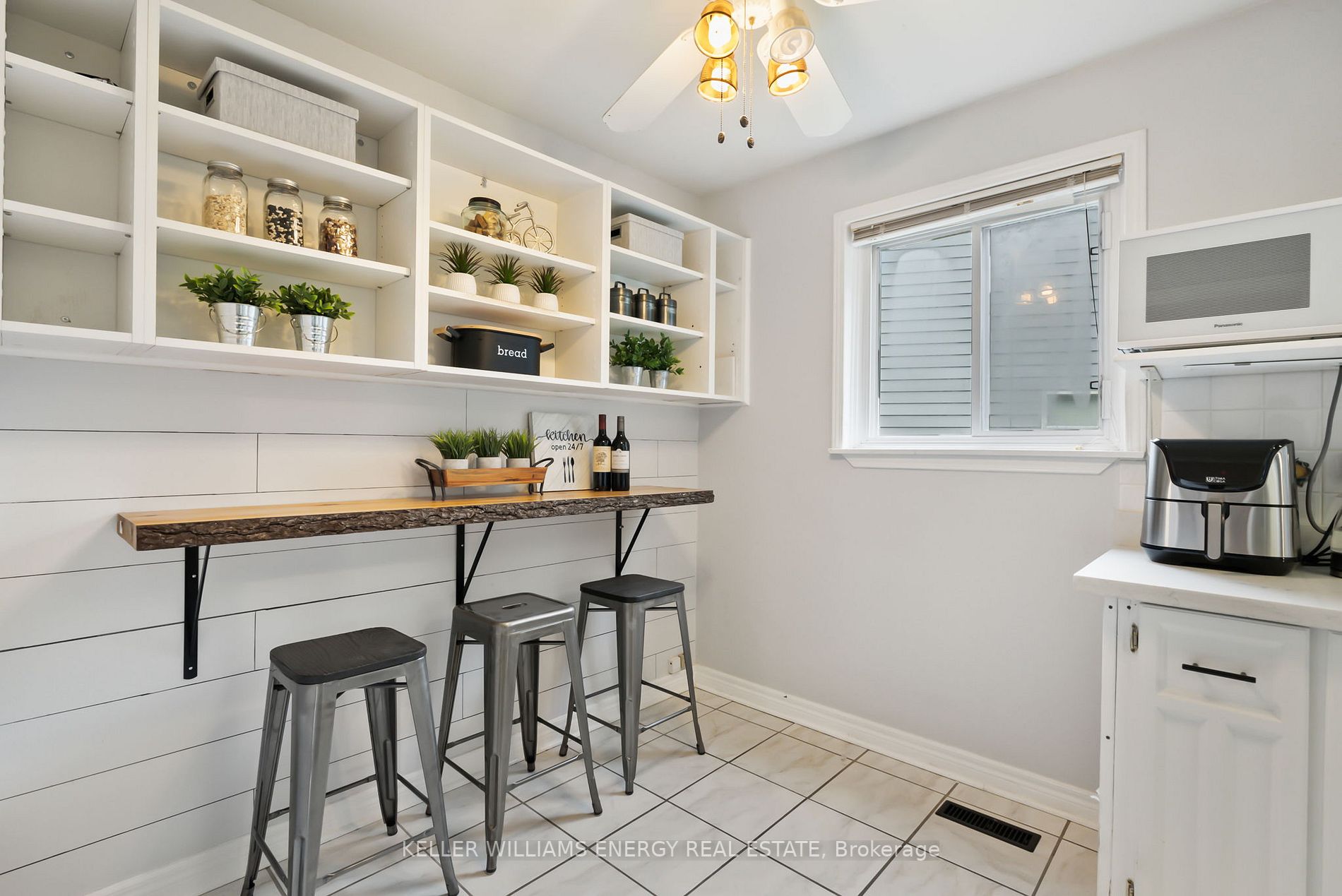 90 Roser Cres