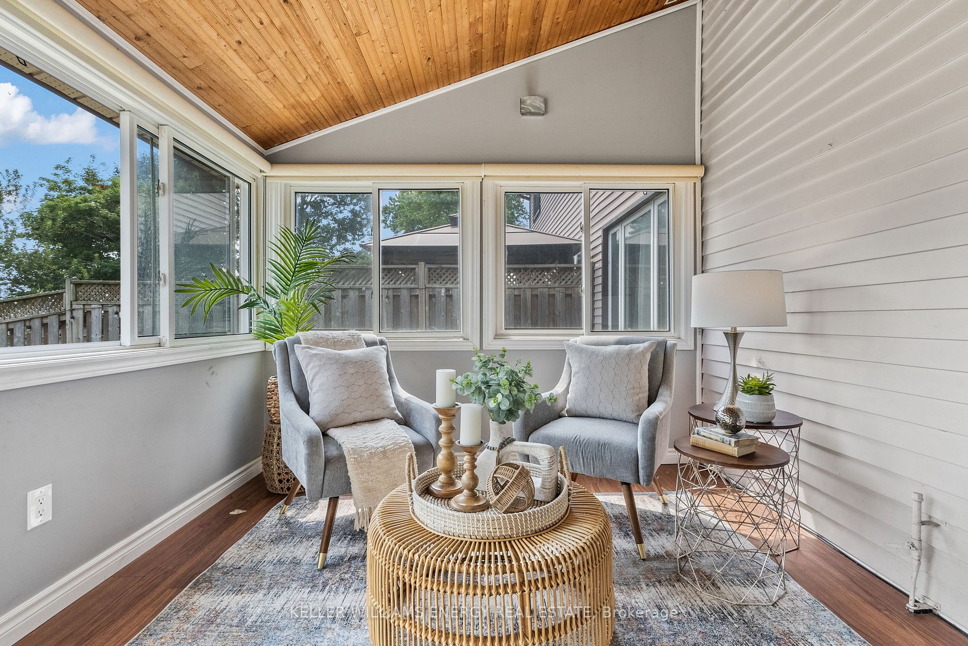 90 Roser Cres