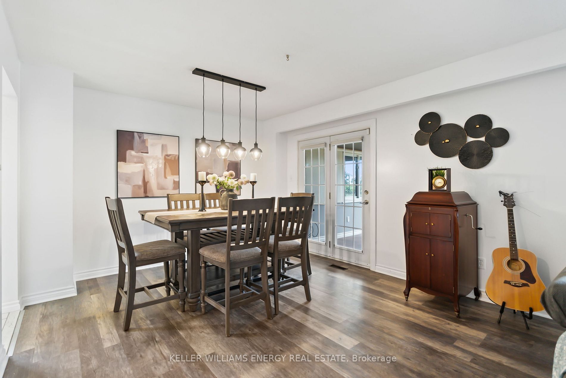 90 Roser Cres