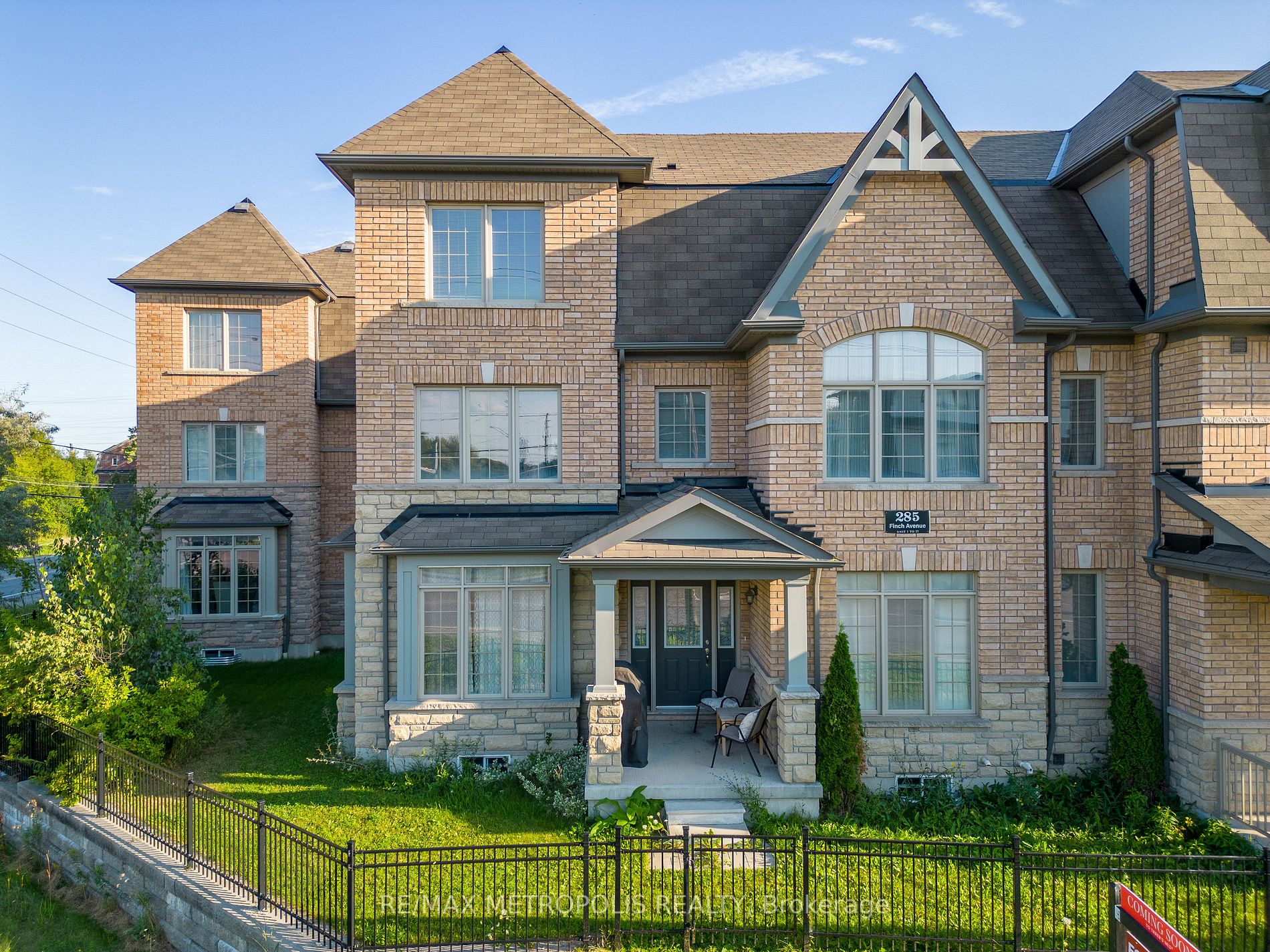 285 Finch Ave, #19